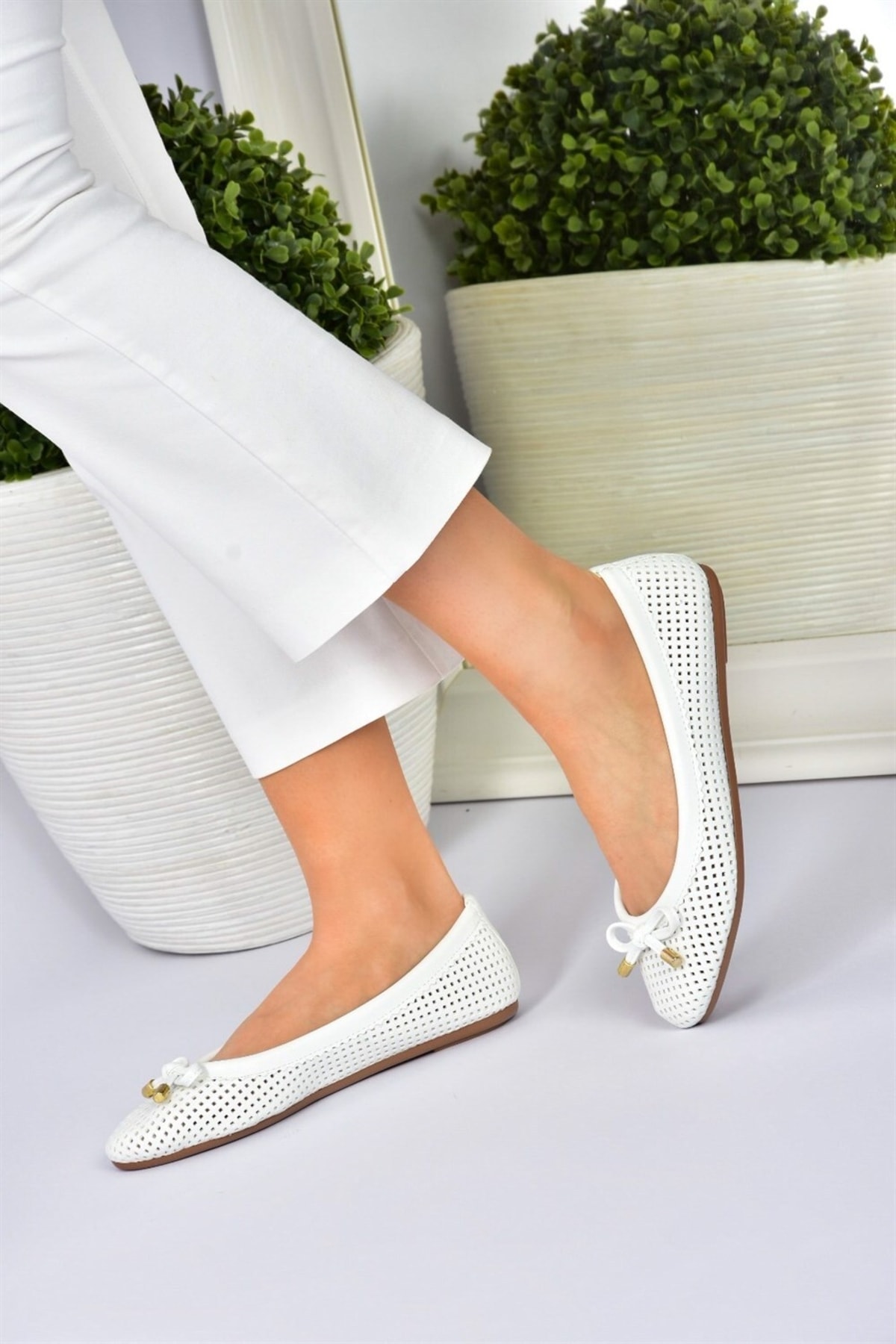 Levně Fox Shoes White Women's Daily Flat Flats