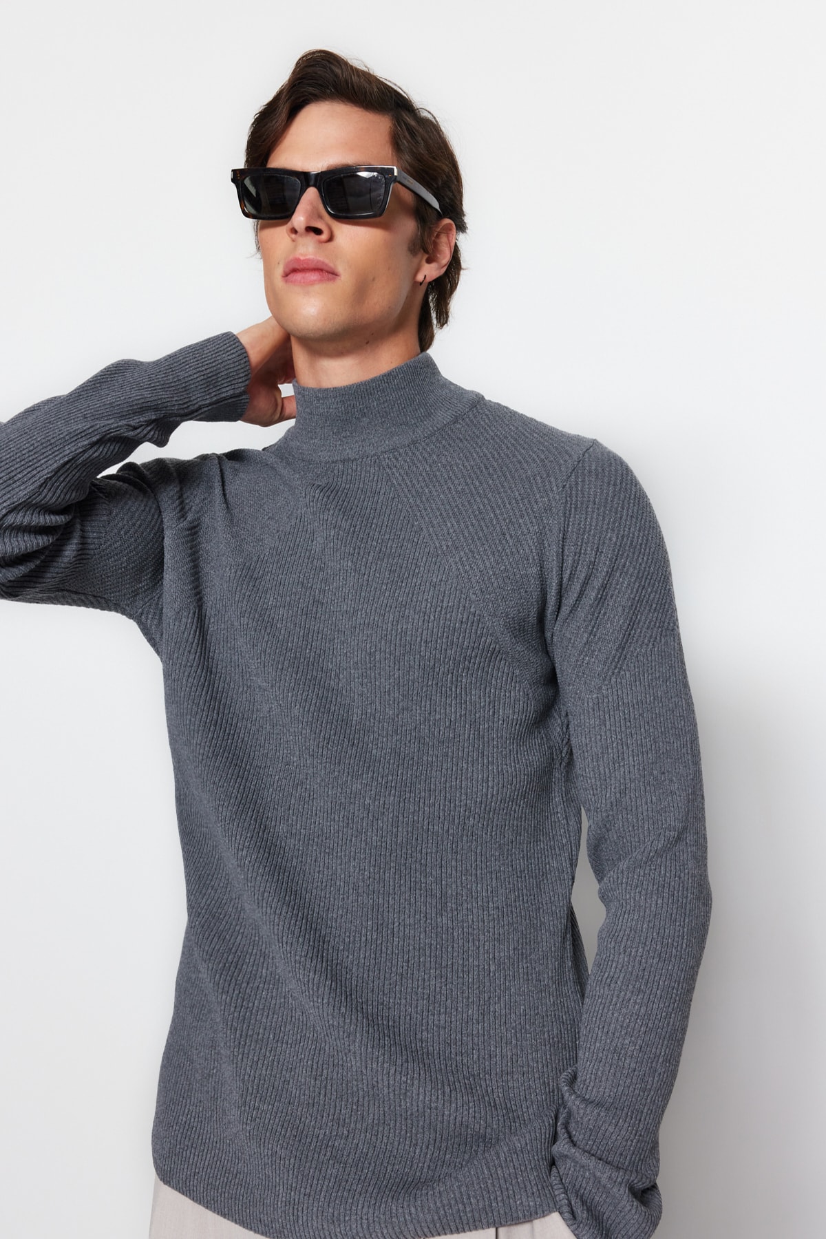 Trendyol Dark Gray Men's Fitted Tight Fit Half Turtleneck Corduroy Knitwear Sweater