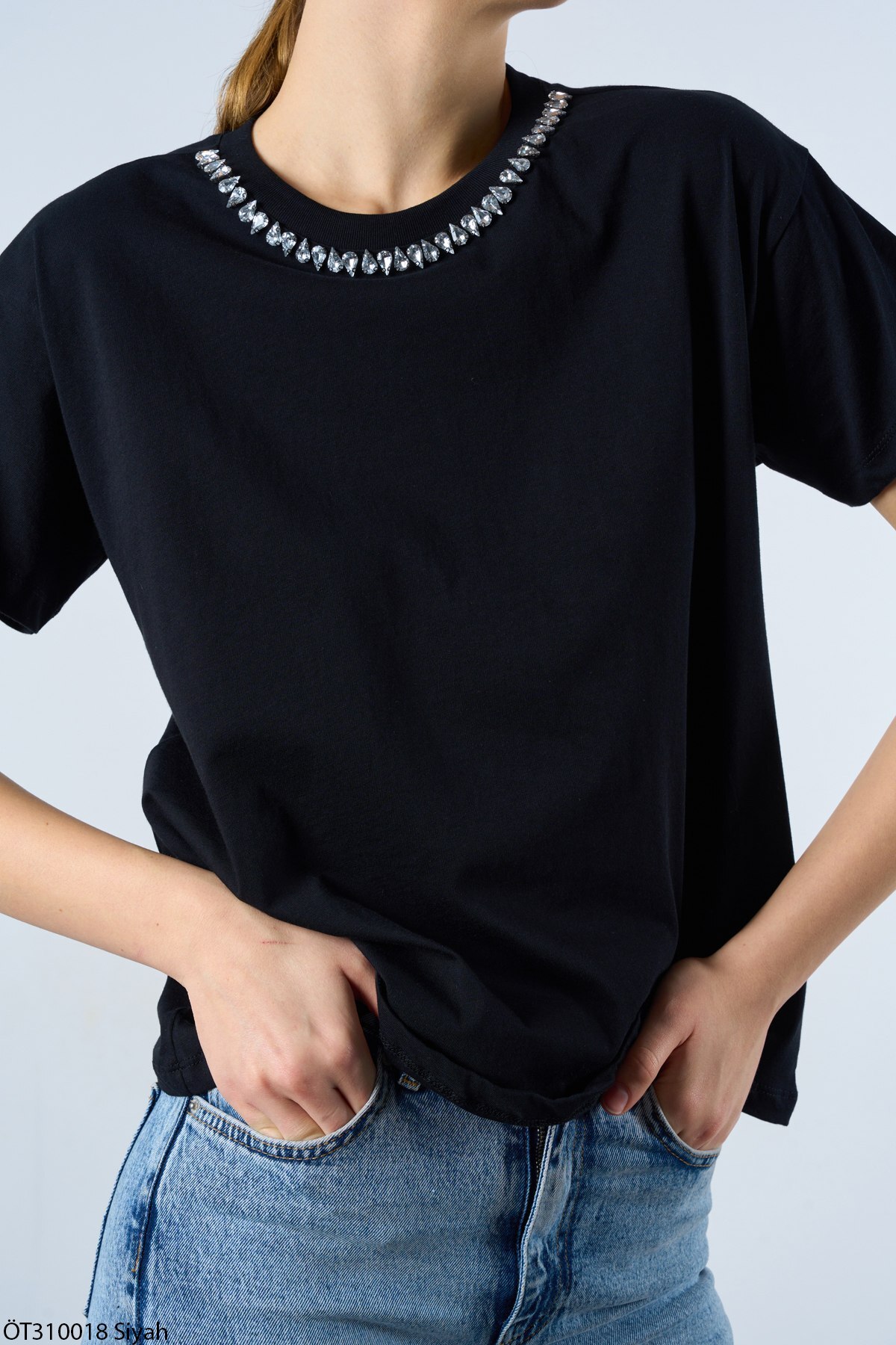 Levně Laluvia Black 100% Cotton Collar Stone Detailed T-shirt