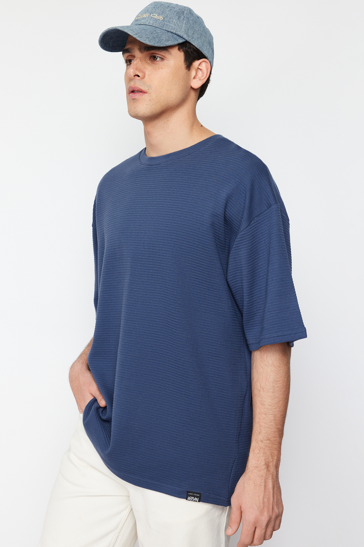 Levně Trendyol Limited Edition Indigo Oversize 100% Cotton Labeled Textured Basic Thick T-Shirt