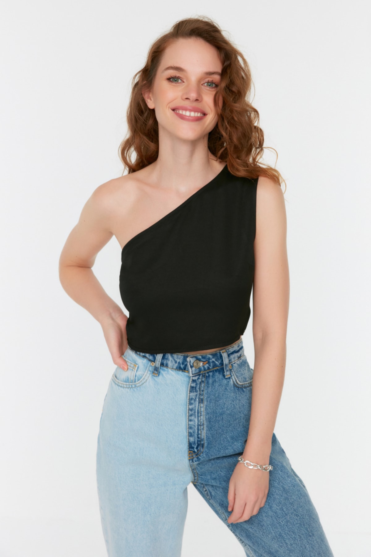 Trendyol Blouse - Schwarz - Fitted