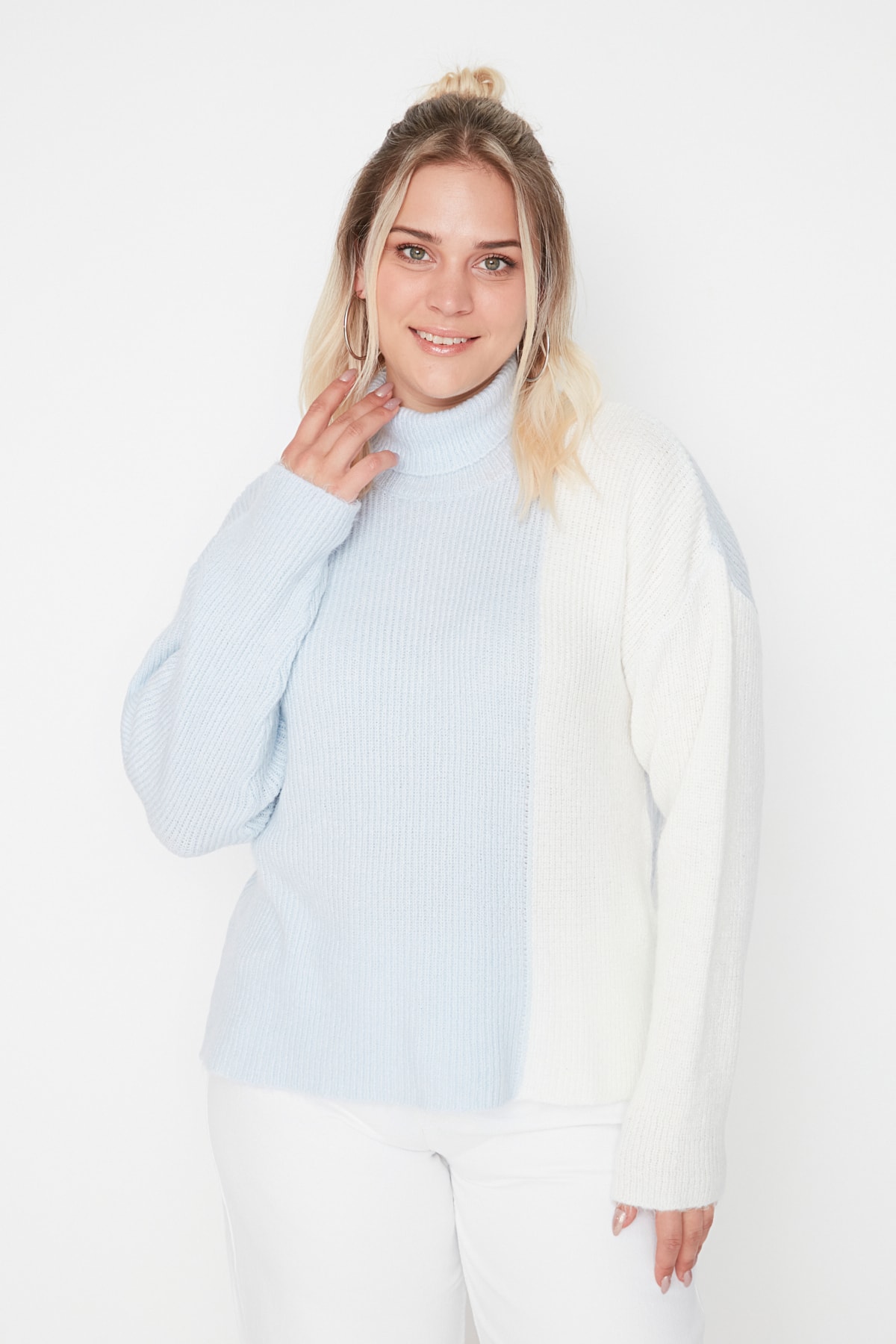 Trendyol Curve Plus Size Sweater - Blau - Regular fit