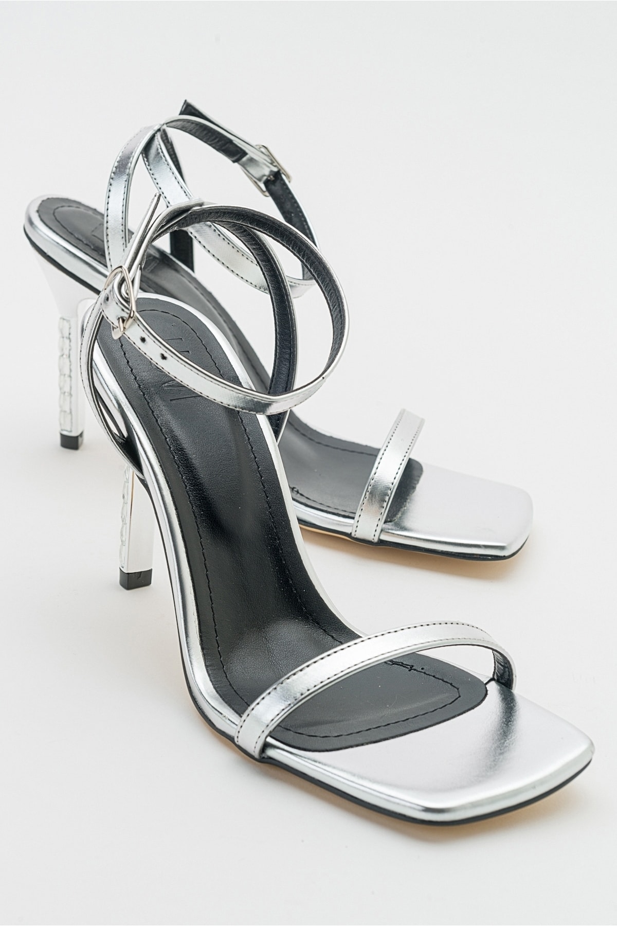 Levně LuviShoes Edwin Women's Metallic Silver Heeled Shoes