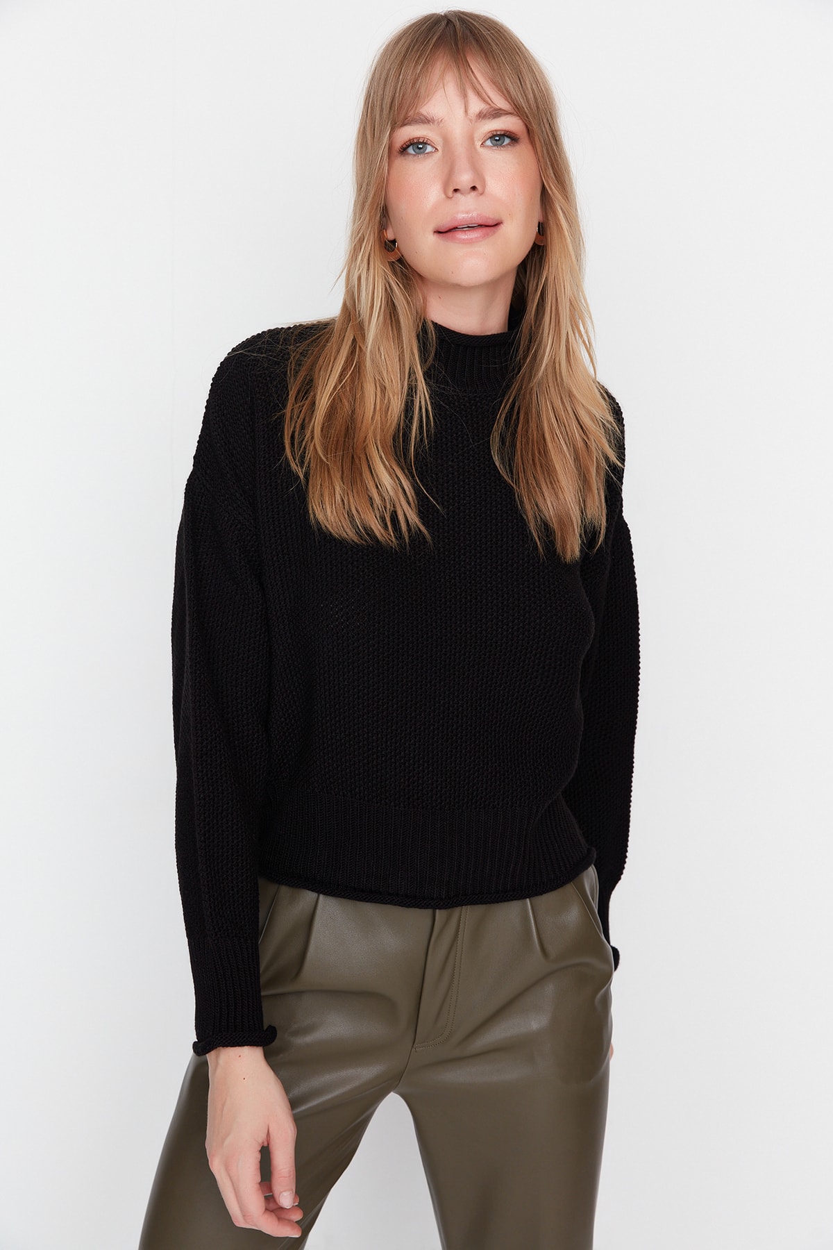 Trendyol Black Knit Detailed Oversized Knitwear Sweater