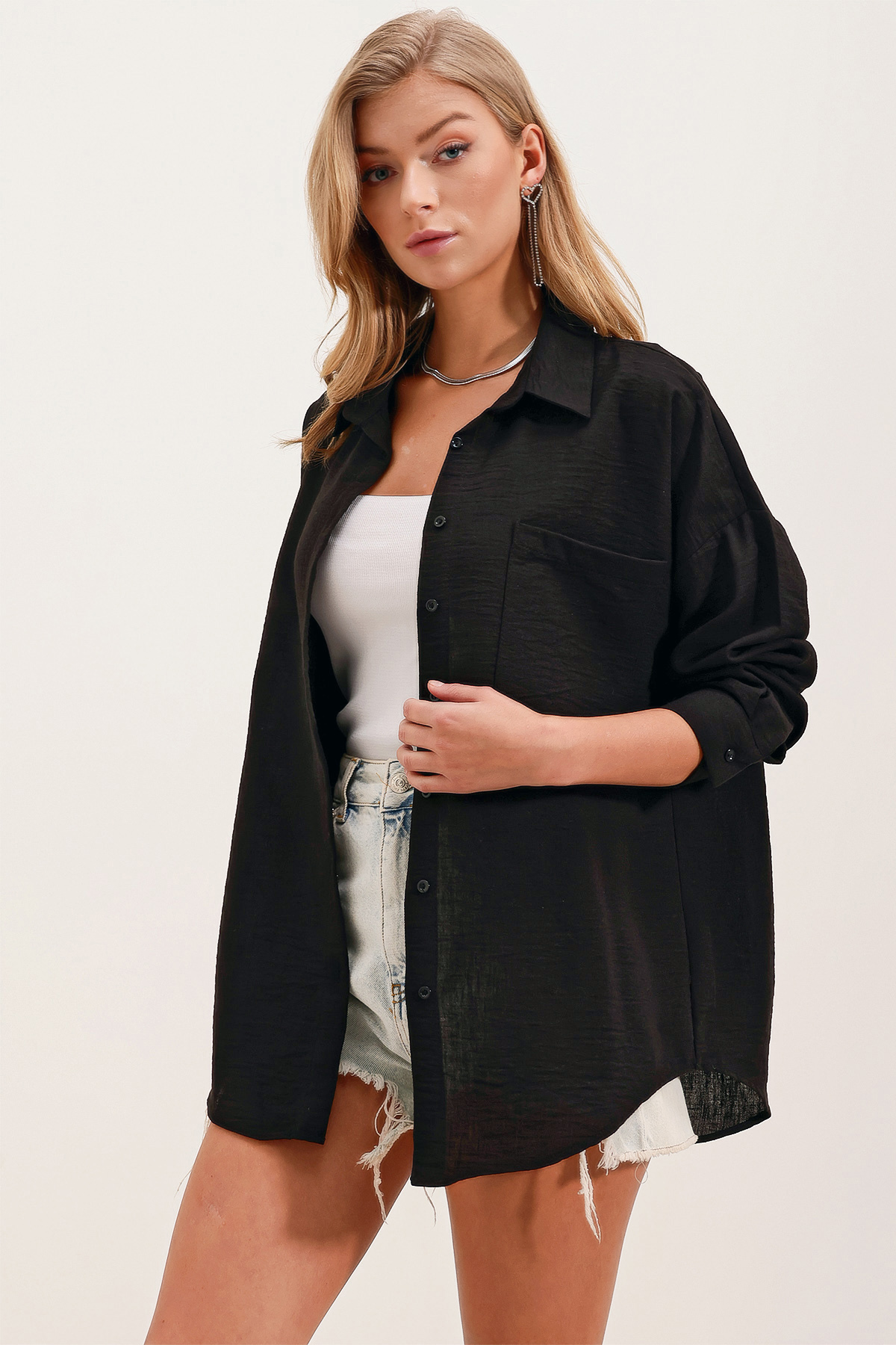 Levně Bigdart 20153 Single Pocket Oversize Linen Shirt - Black