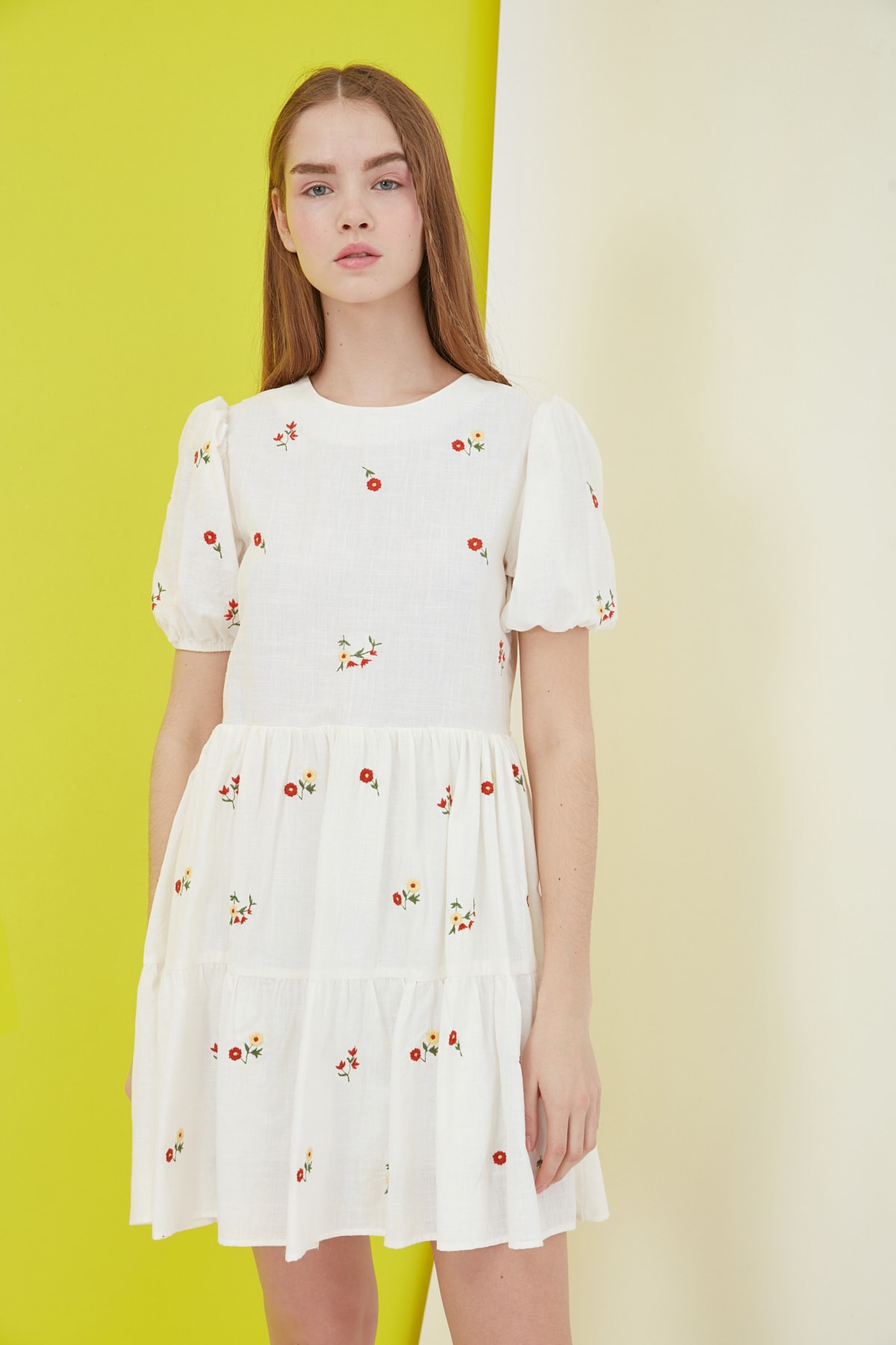 Trendyol Ecru brodate Rochie