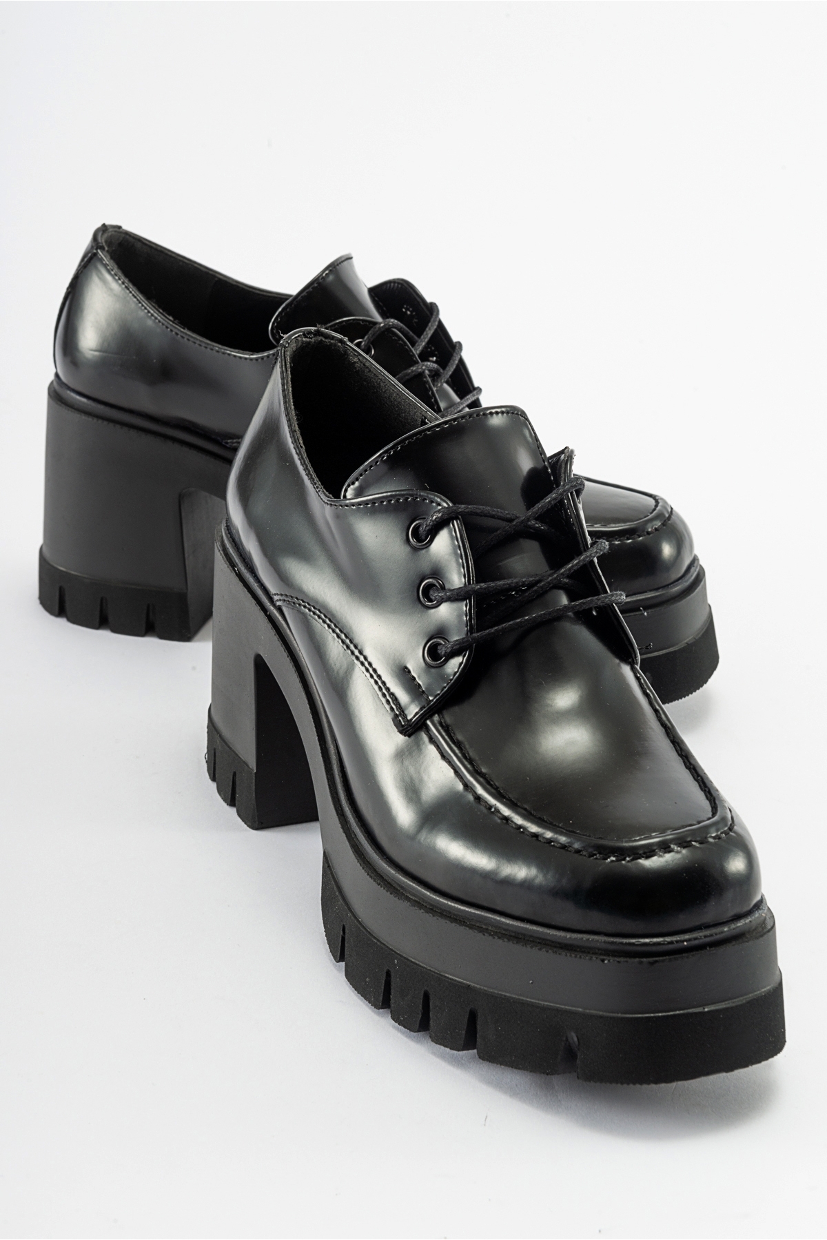 Levně LuviShoes NILUS Women's Black Matte Patent Leather Laced Platform Heeled Shoes