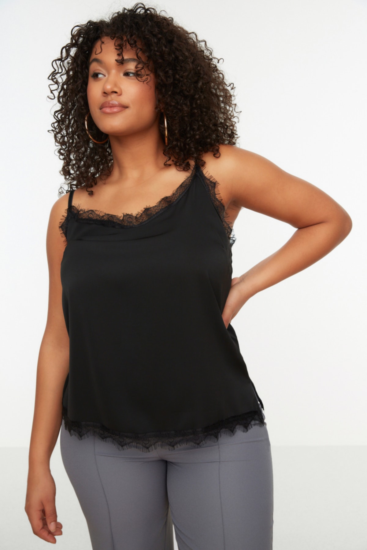 Levně Trendyol Curve Black Knitted Strapless Blouse with Lace