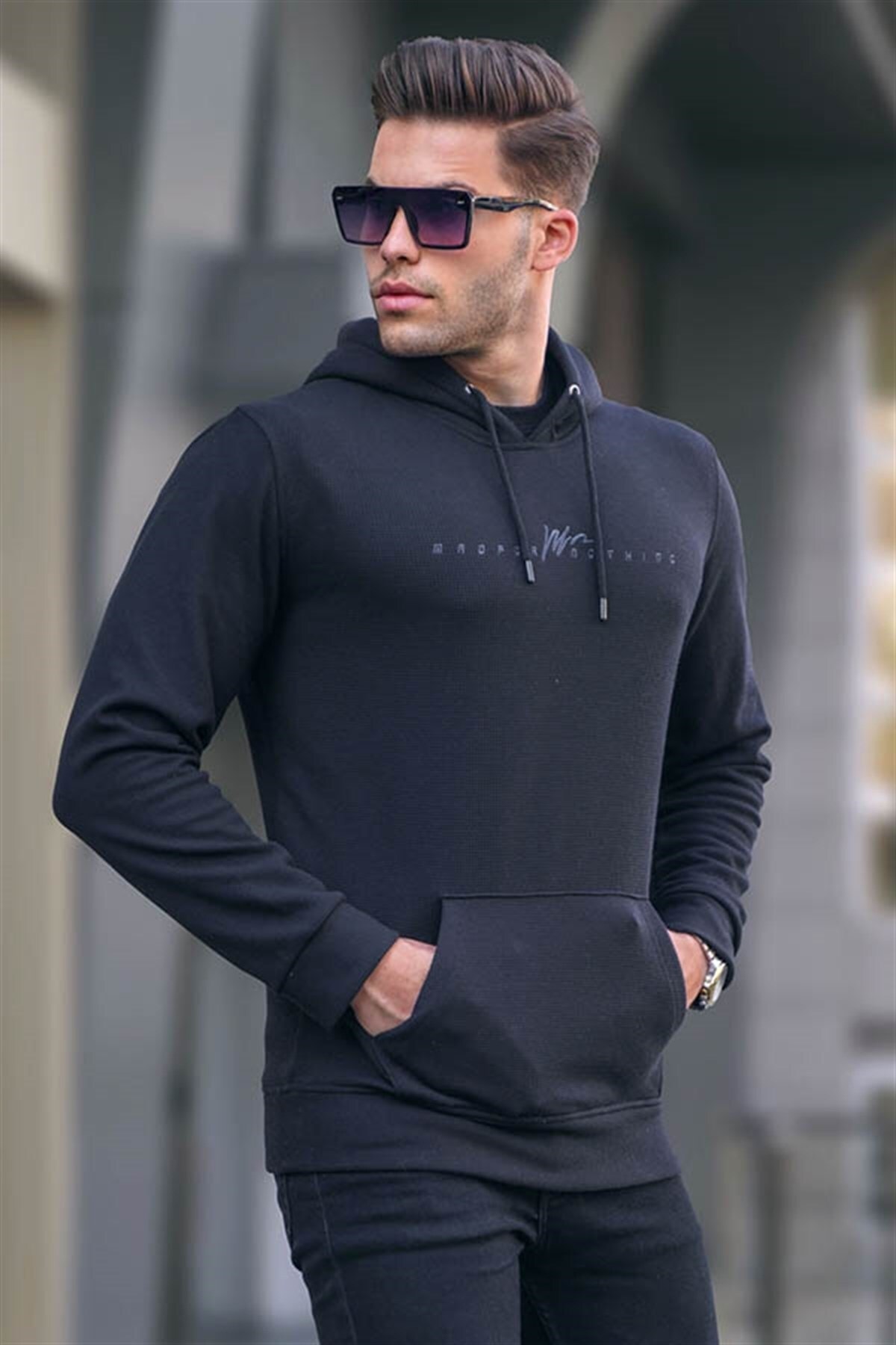 Levně Madmext Black Basic Sweatshirt with a hoodie 6014