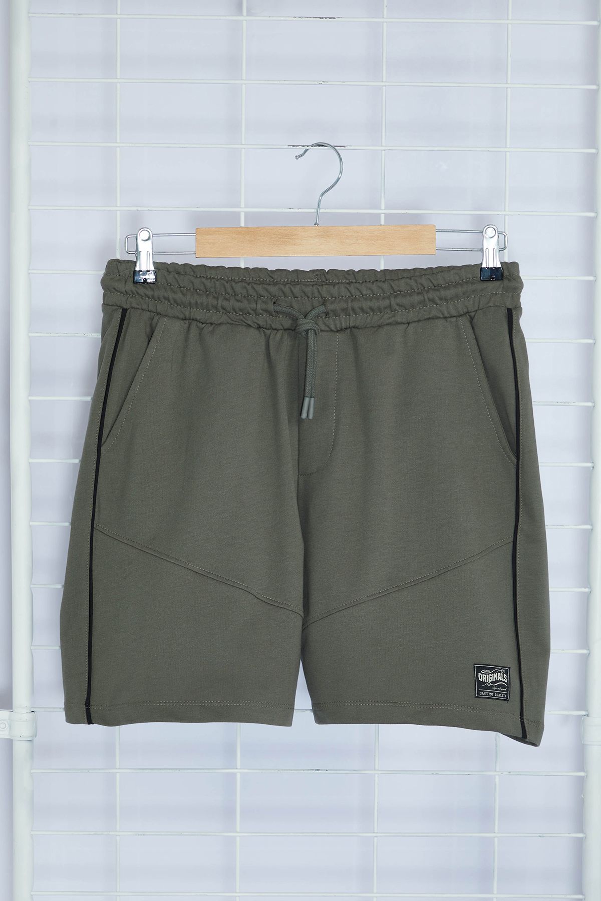 Trendyol Anthracite Regular Cut More Sustainable Contrast Piping Detailed Shorts&Bermuda