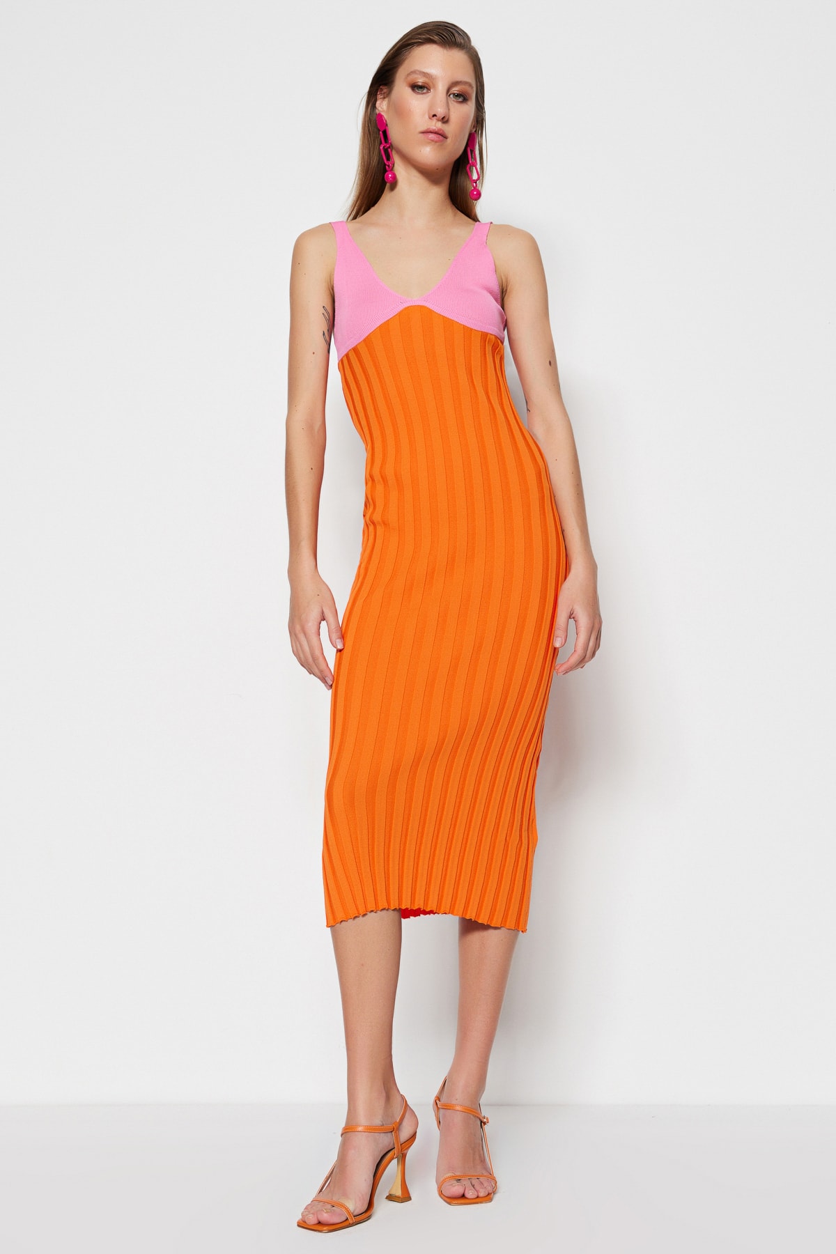 Trendyol Pink Midi Knitwear V-Neck Dress