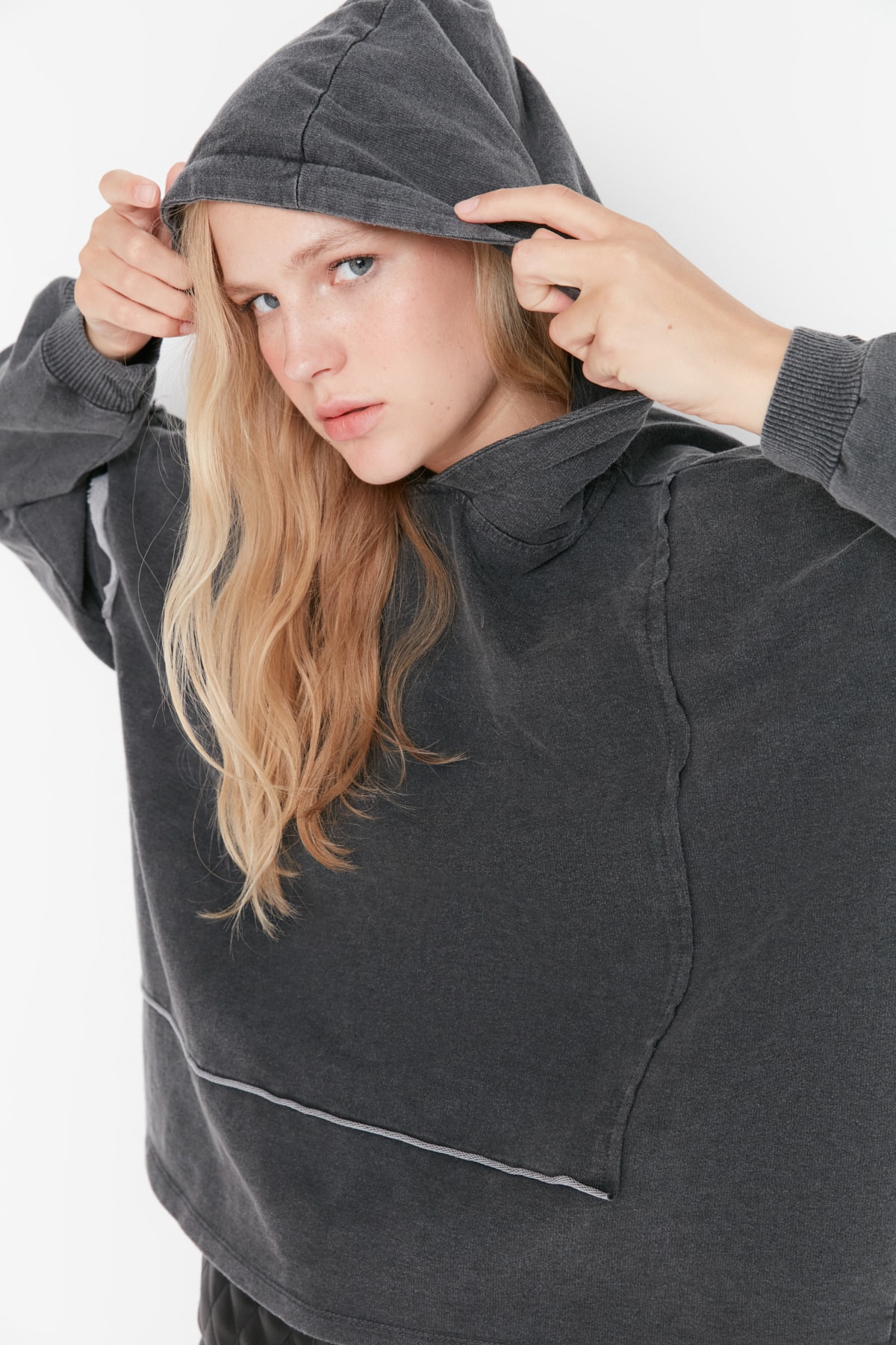 Trendyol Anthracite Acid Wash Loose, Fine-knitted Sweatshirt