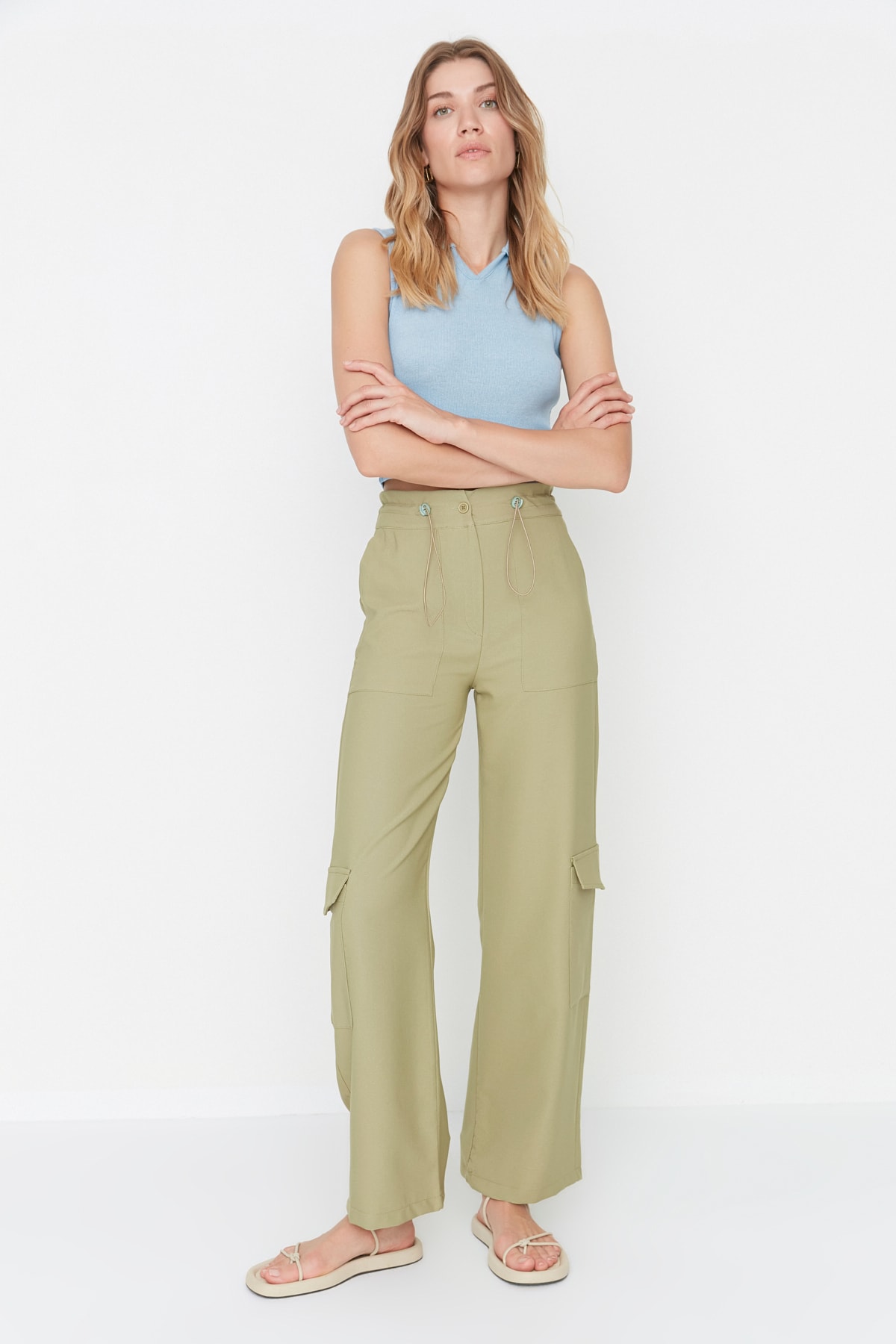 Pantaloni cargo Trendyol Khaki cu detaliu din frânghie țesută