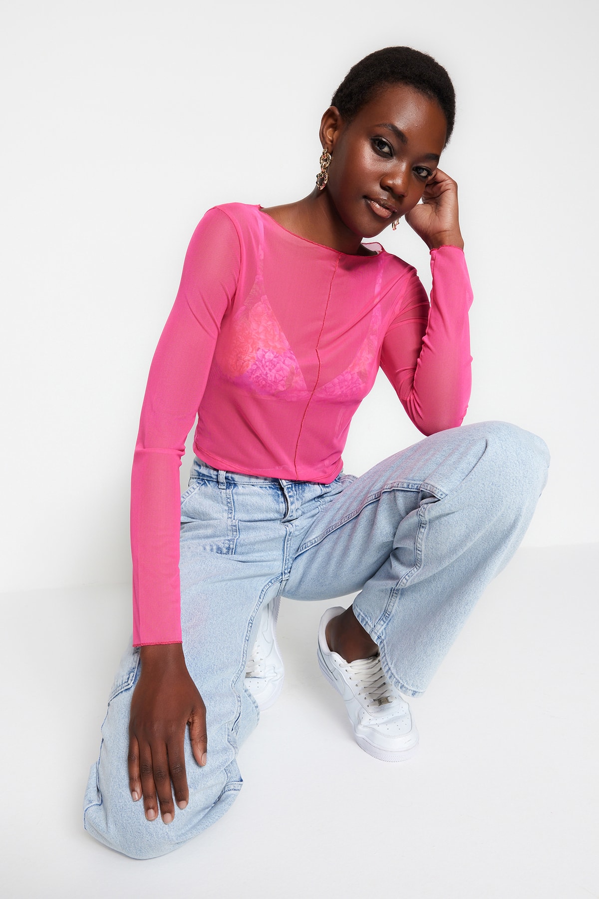 Levně Trendyol Pink Stitch Detail Fitted/Situated Crew Neck Crop Tulle Elastic Knitted Blouse