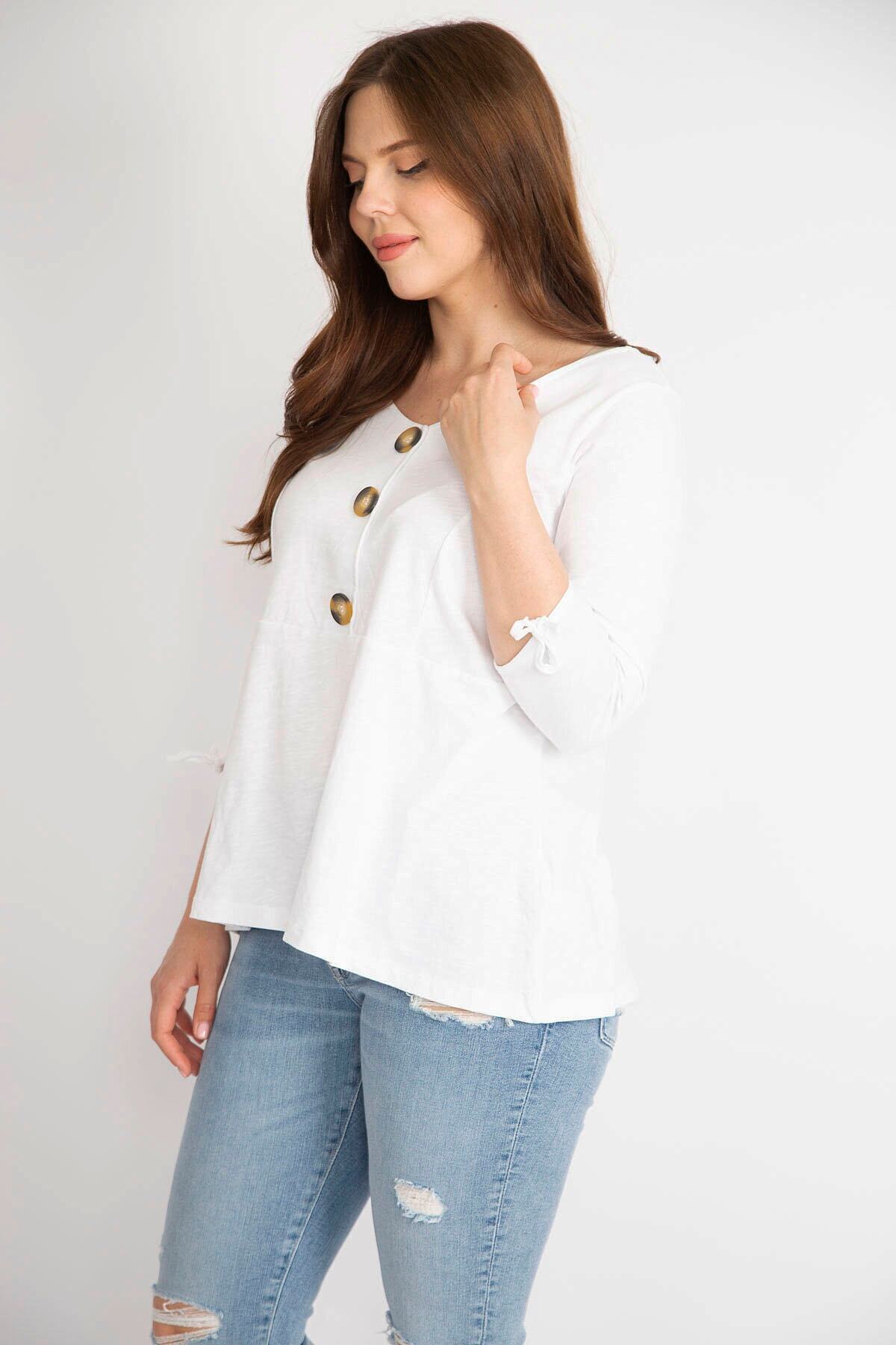 Levně Şans Women's Bone Plus Size Front Ornamental Buttoned Sleeve Laced Blouse