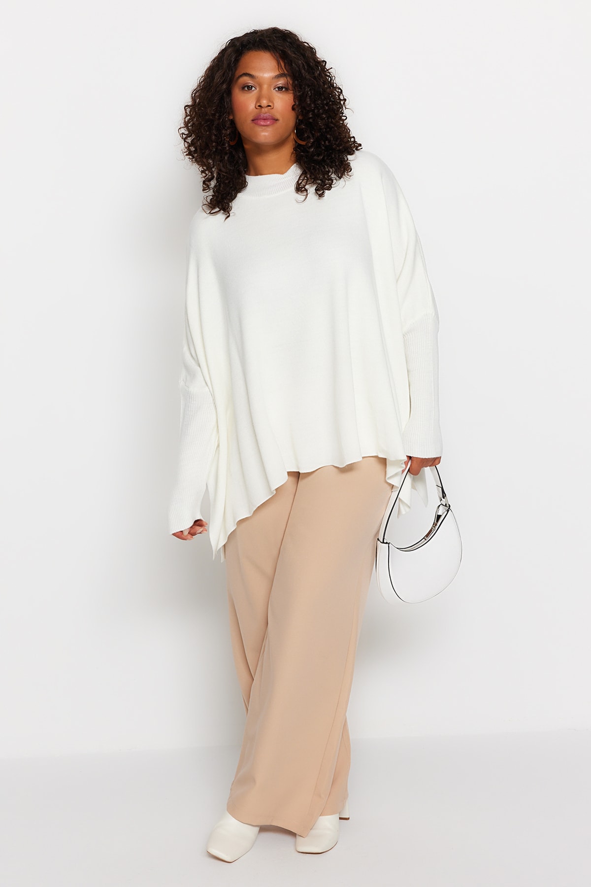 Trendyol Curve Ecru Slit Detailed Knitwear Sweater