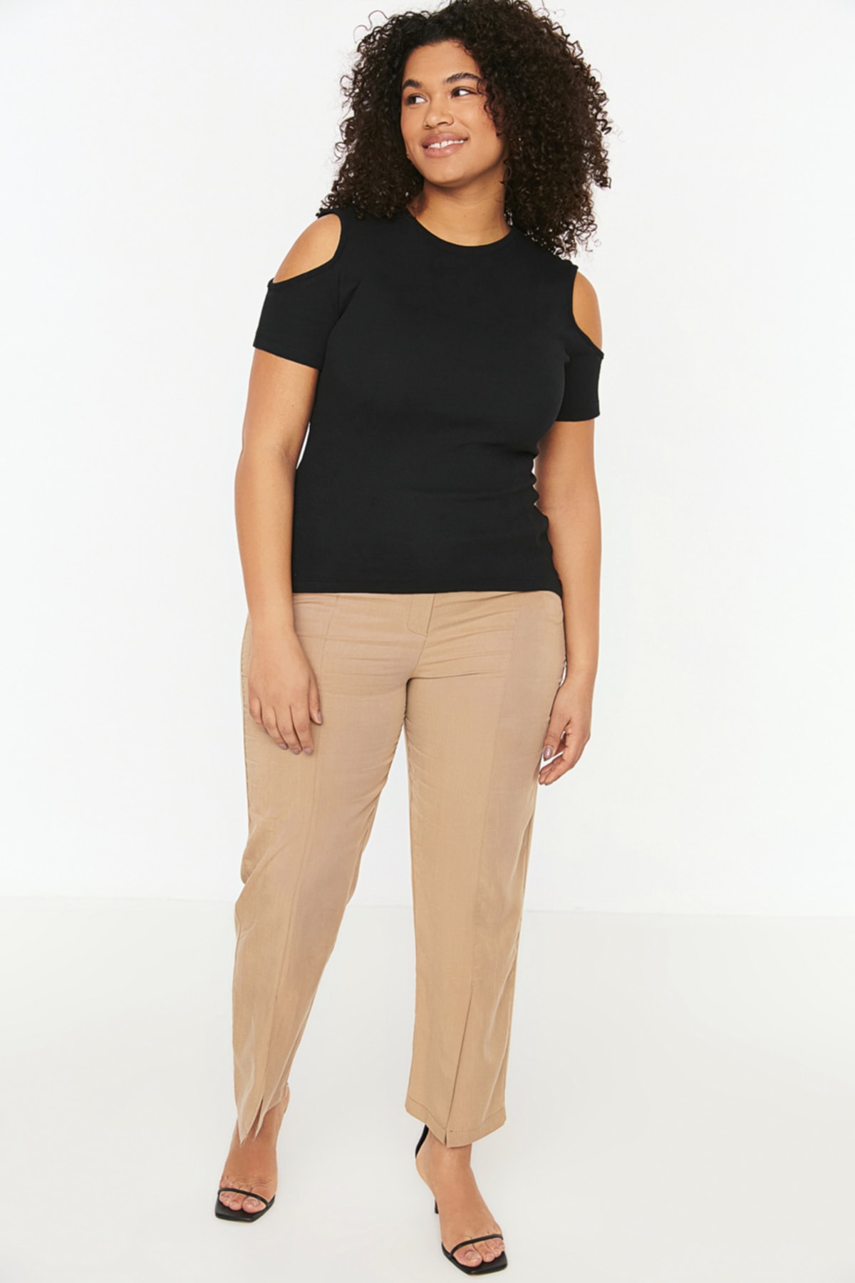 Trendyol Curve Black Knitted Cut-Out Detailed Knitted Blouse