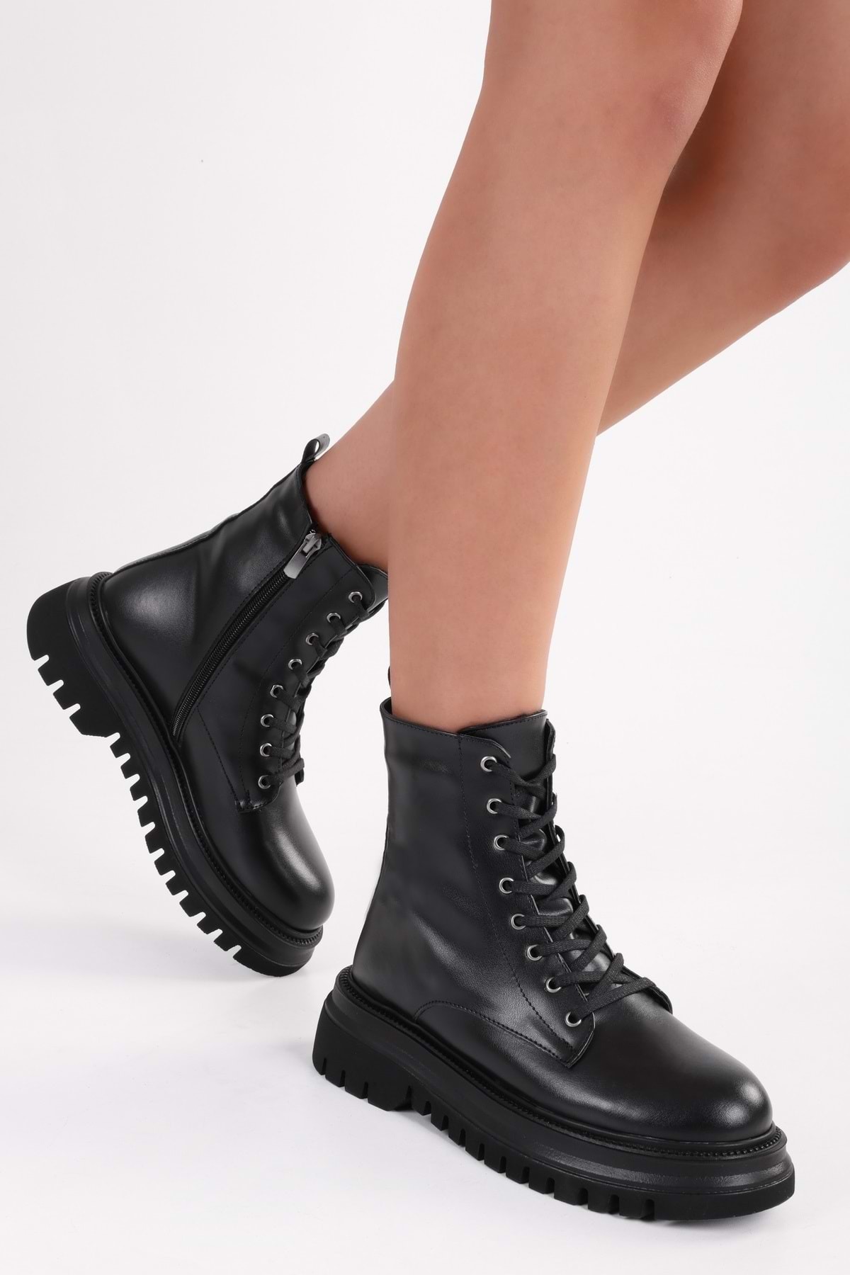 Levně Shoeberry Women's Joop Black Laced Thick Sole Boots