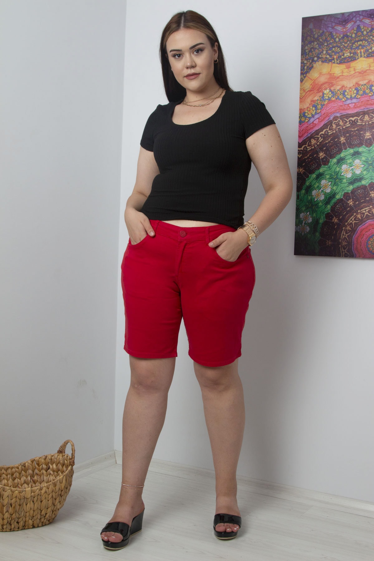 Levně Şans Women's Plus Size Red Cotton 5-Pocket Shorts