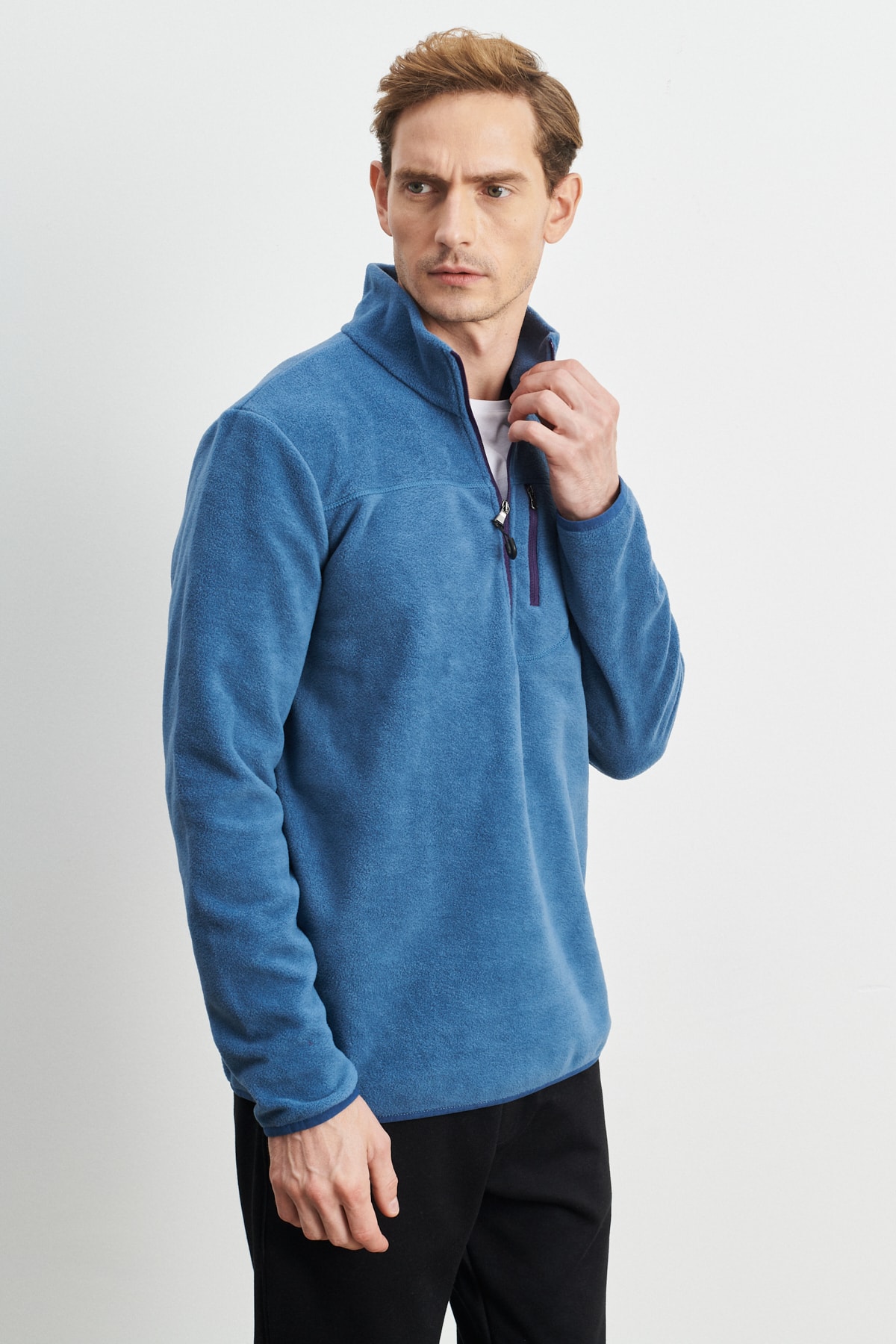 AC&Co / Altınyıldız Classics Men's Indigo Standard Fit Normal Cut Zippered High Bato Neck Heat-Proof Fleece Sweatshirt