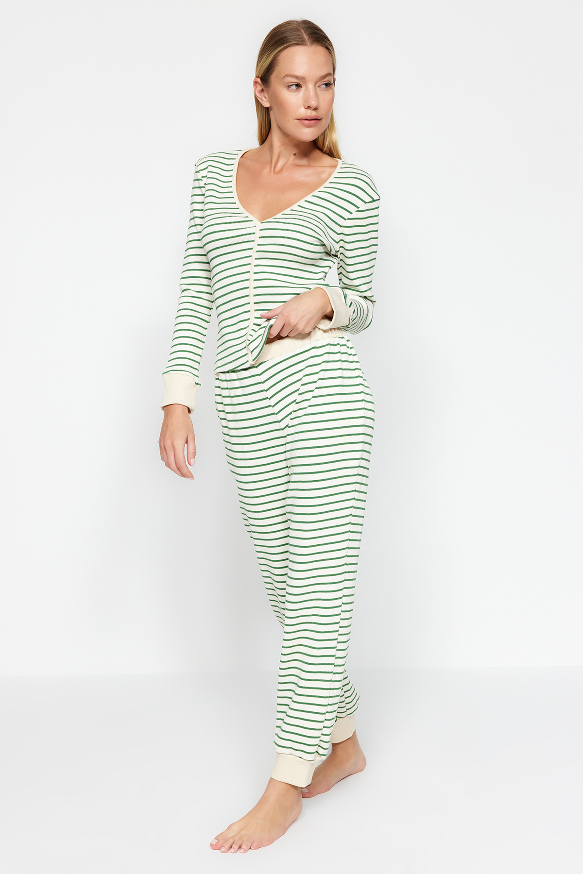 Levně Trendyol Green Striped Cotton Tshirt with Cuff and Piping Detail - Jogger Knitted Pajama Set