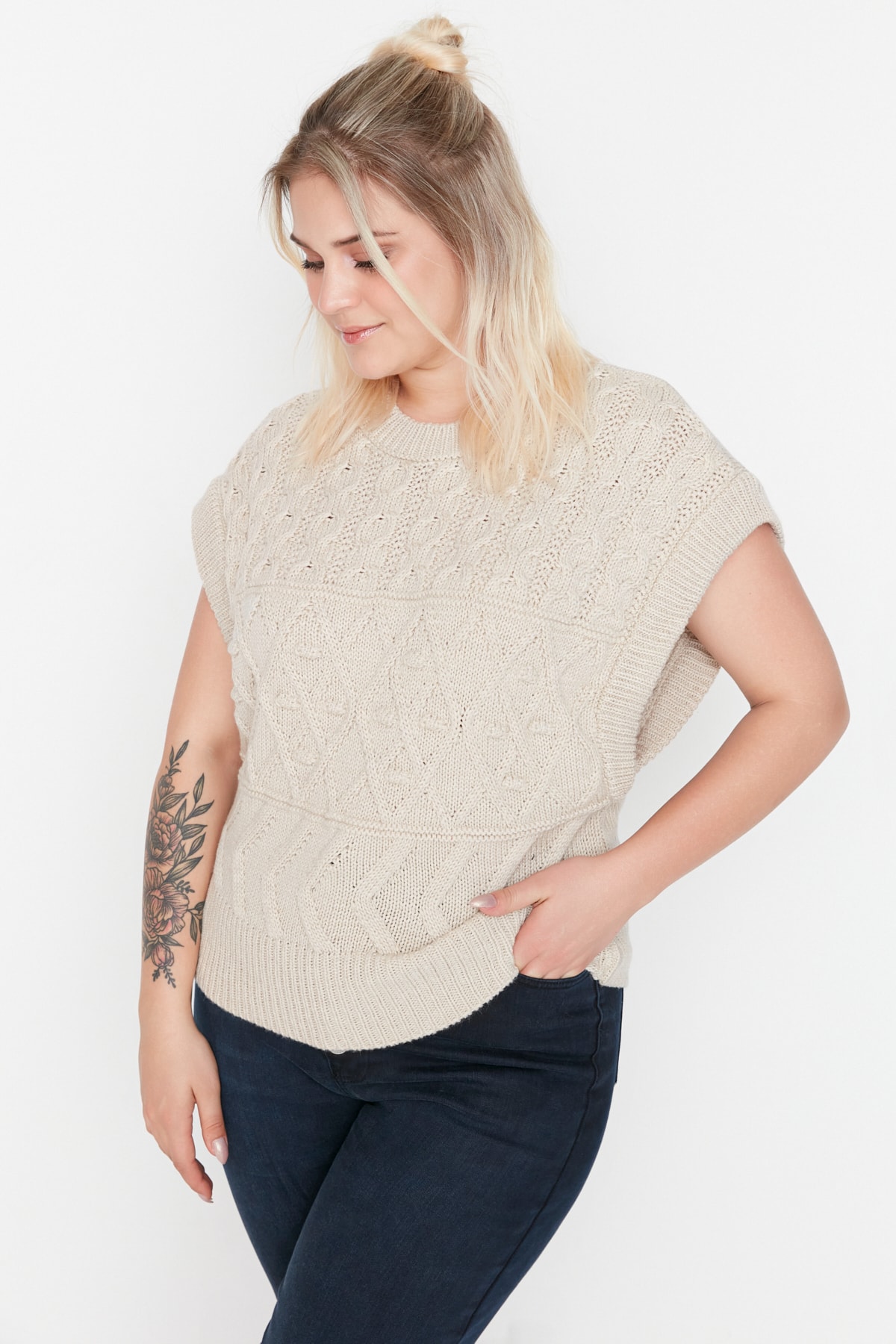 Trendyol Curve Stone Crew Collar Knitwear Sweater