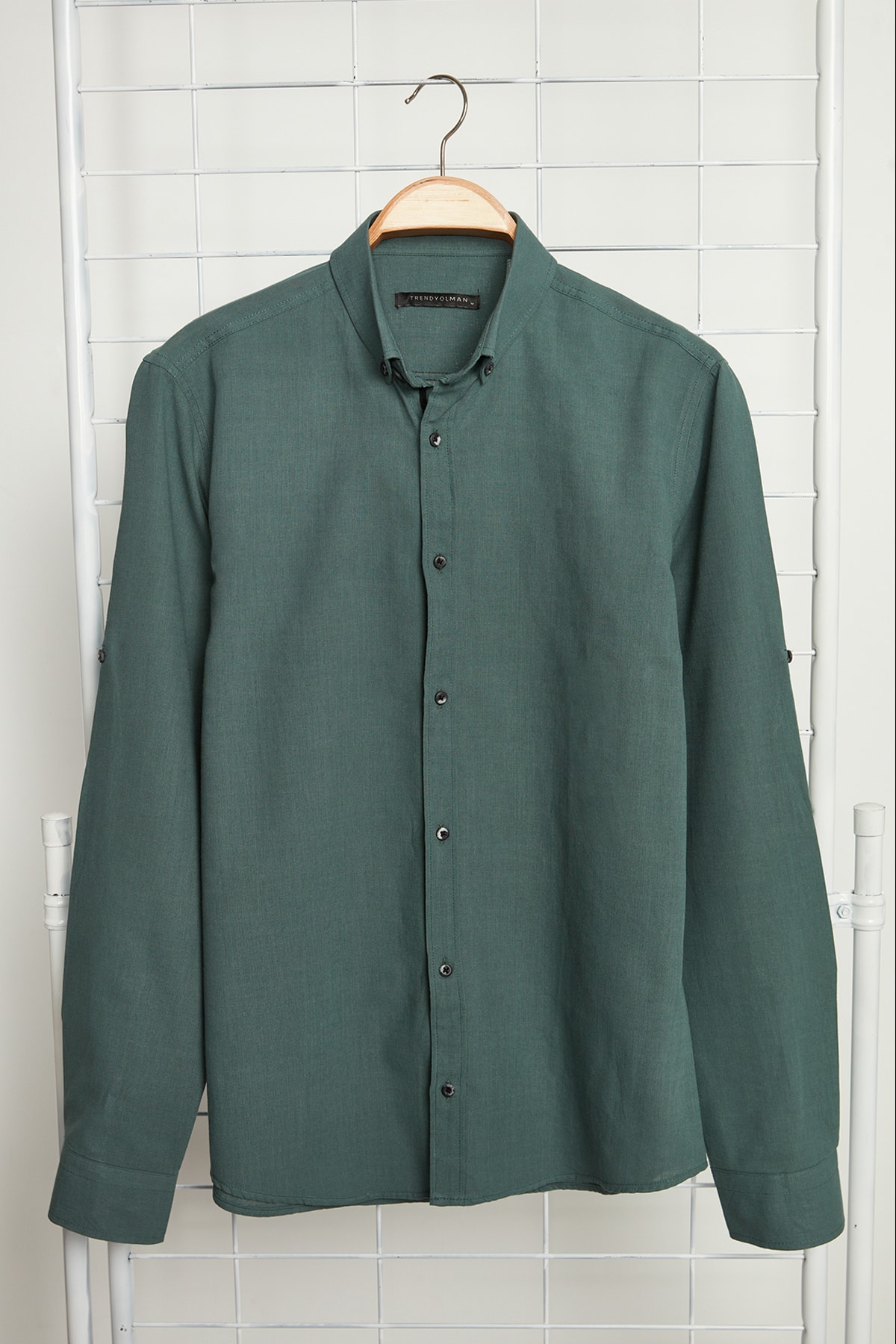 Levně Trendyol Dark Green Slim Fit Buttoned Collar Epaulette 100% Cotton Shirt