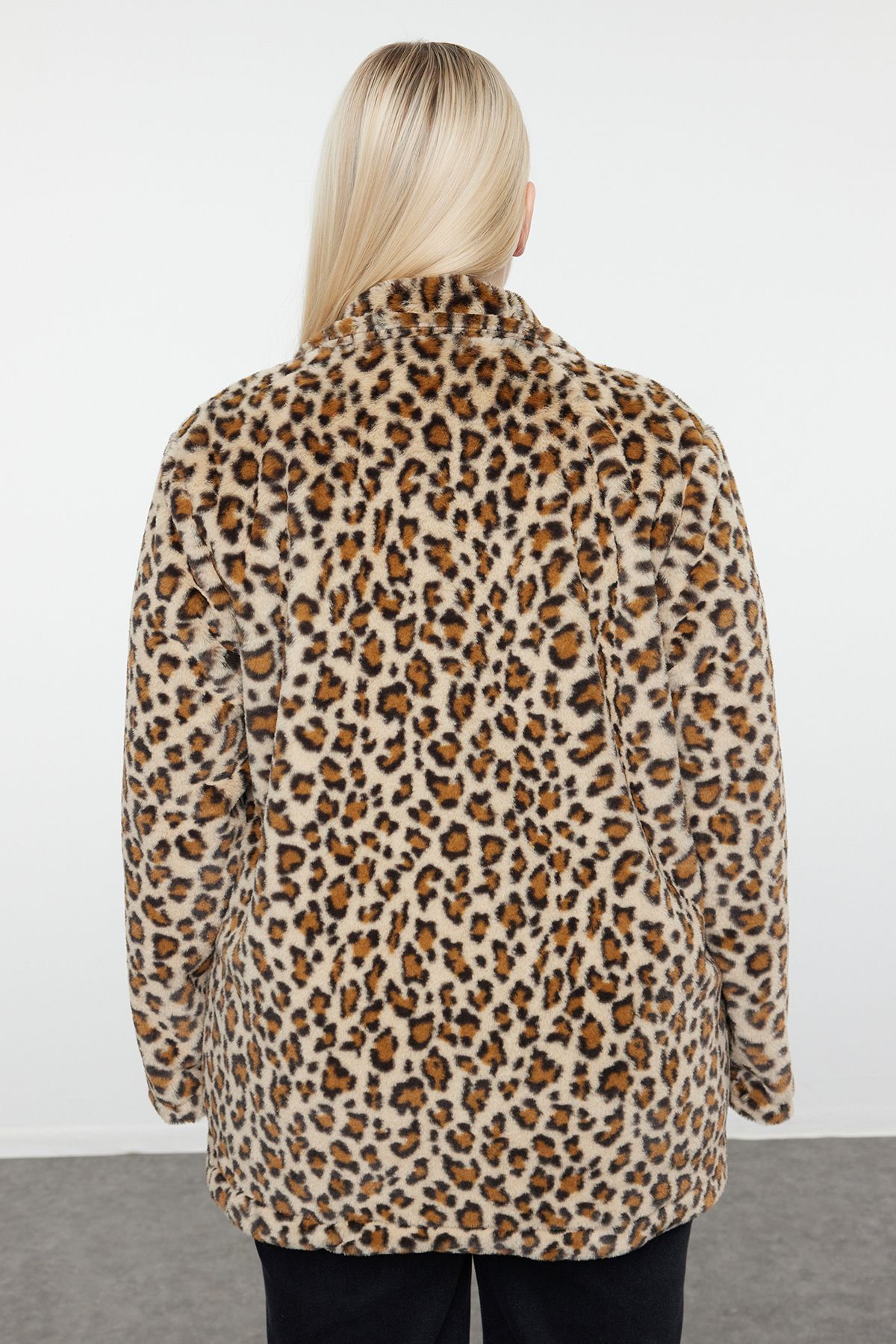 Trendyol Curve Brown Regular Fit Leopard Patterned Soft Touch Fur Coat