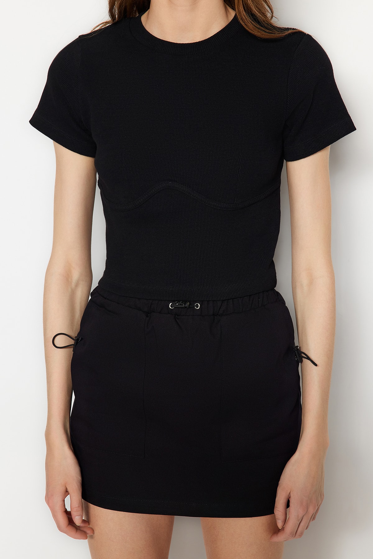 Trendyol Black Piping Detailed Crew Neck Crop Ribbed Elastic Knitted Blouse