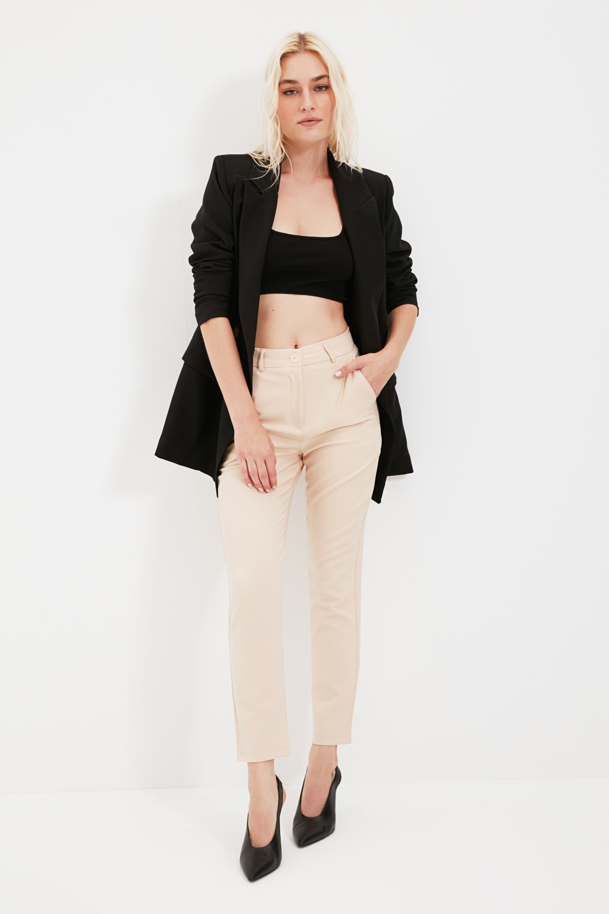 Pantaloni dama, Trendyol Basic