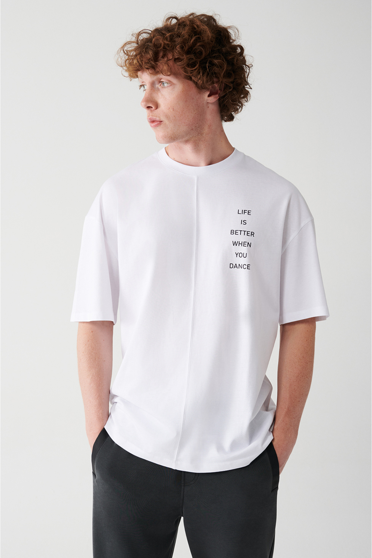 Levně Avva Men's White Oversize 100% Cotton Crew Neck Slogan Printed T-shirt