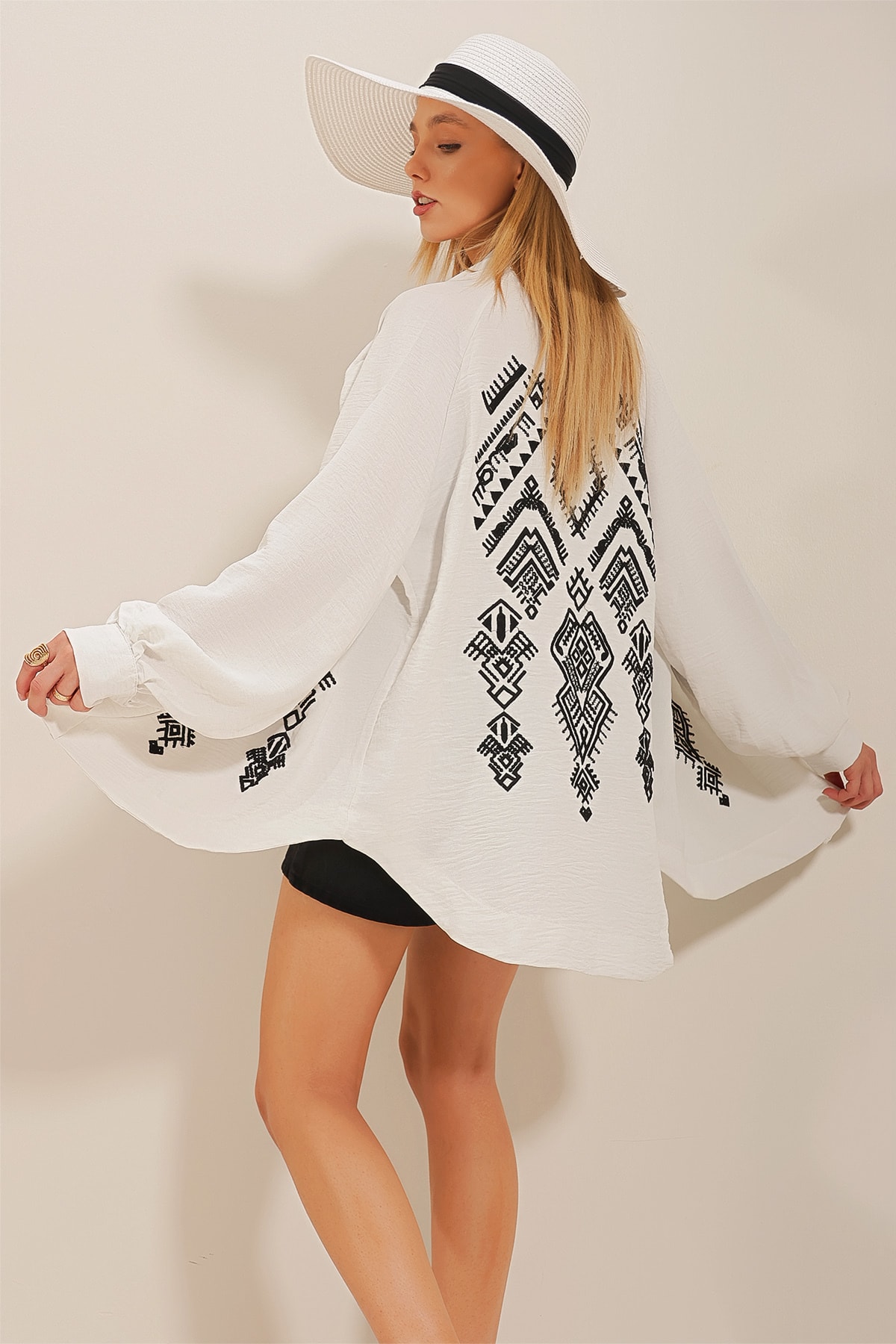 Trend Alaçatı Stili Women's White Ethnic Embroidery Kimono Jacket
