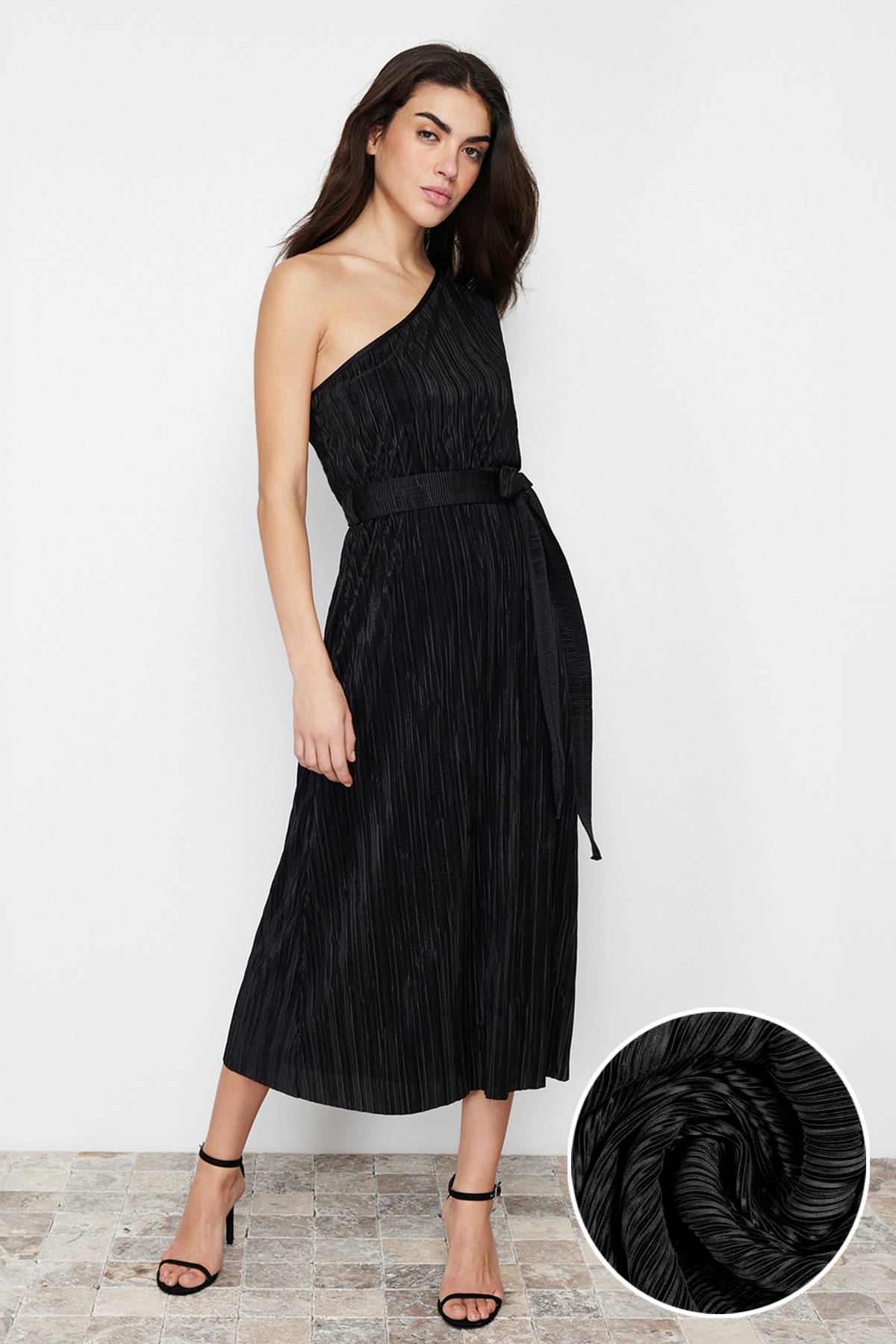Levně Trendyol Black Belted Midi Single Sleeve Flexible Knitted Midi Dress