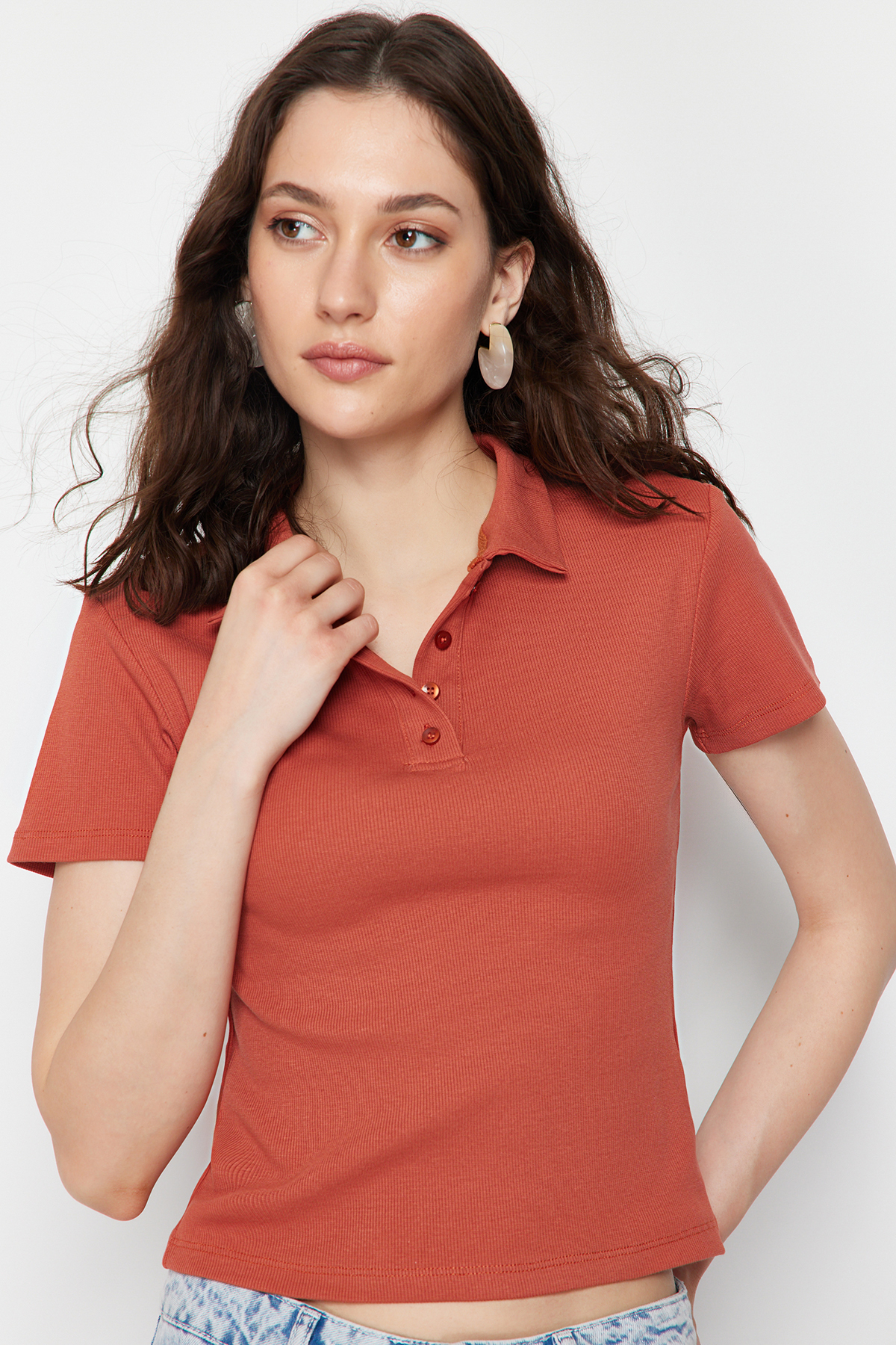 Levně Trendyol Cinnamon Polo Collar Buttoned Short Sleeve Flexible Ribbed Knitted Blouse