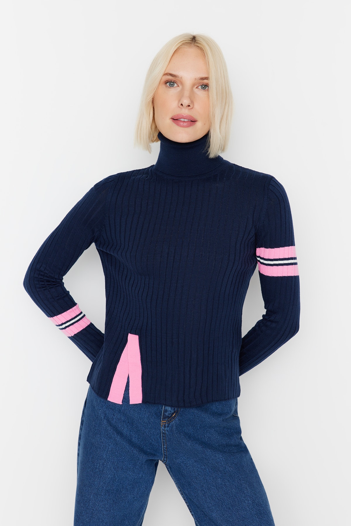 Trendyol Navy Blue Slit Detailed Knitwear Sweater