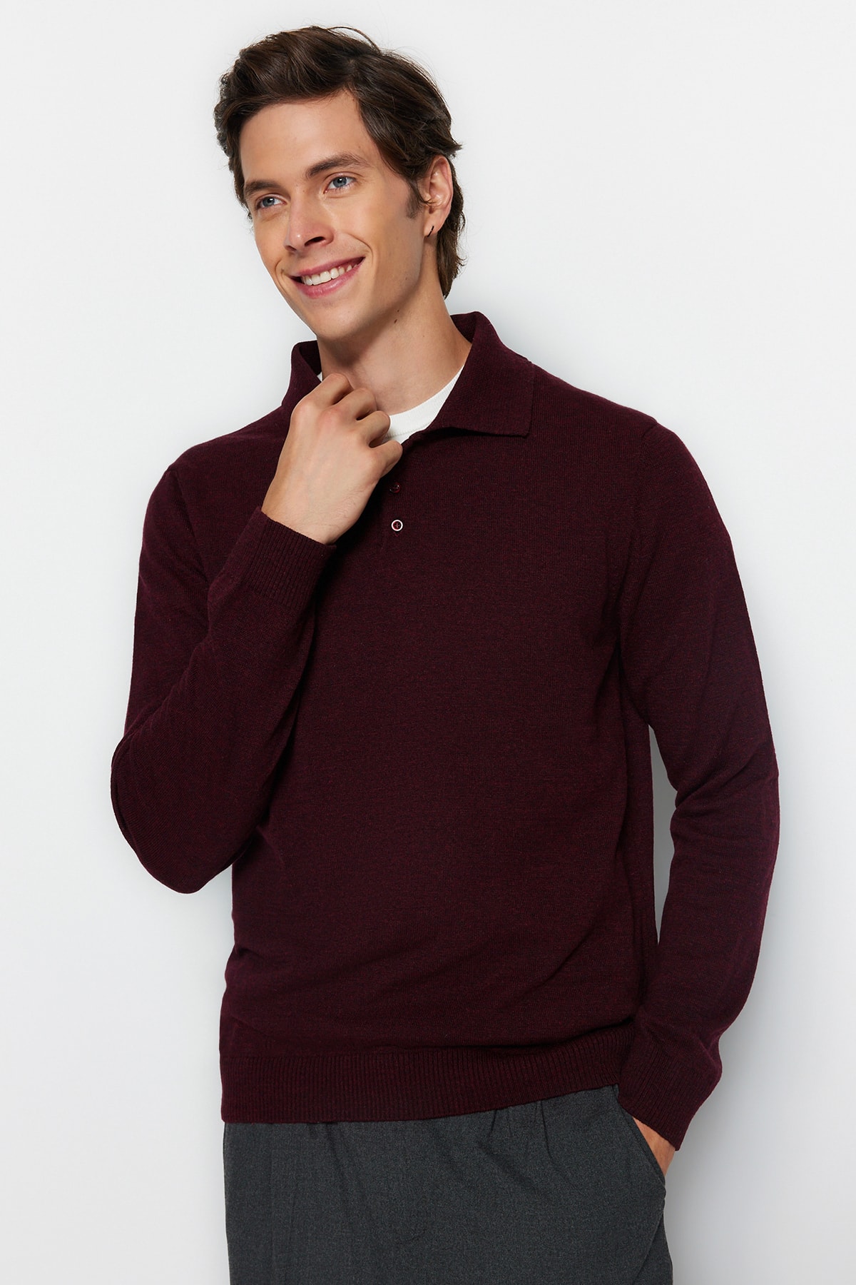 Trendyol vínový slim fit svetr s límečkem na knoflíky