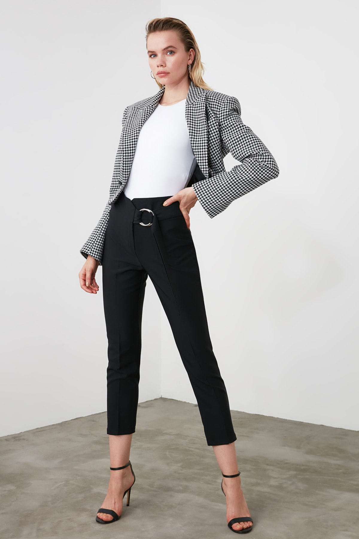 Pantaloni dama Trendyol Detailed