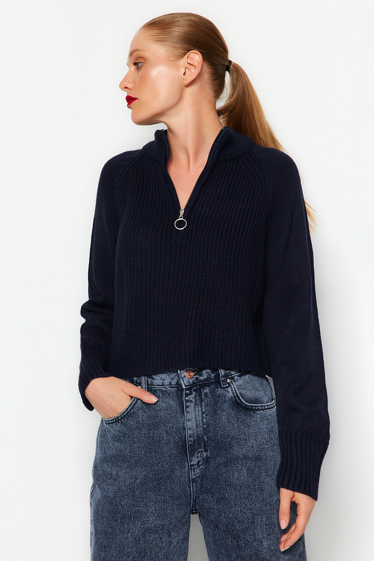 Levně Trendyol Navy Blue Crop Zipper Detailed Knitwear Sweater