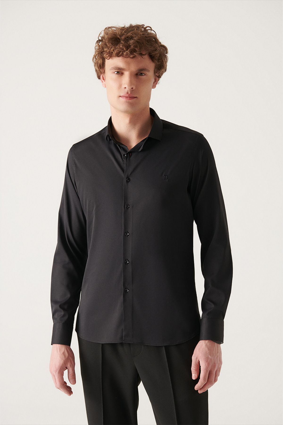 Avva Men's Black Wrinkle-Free Travel Slim Fit Slim Fit Shirt