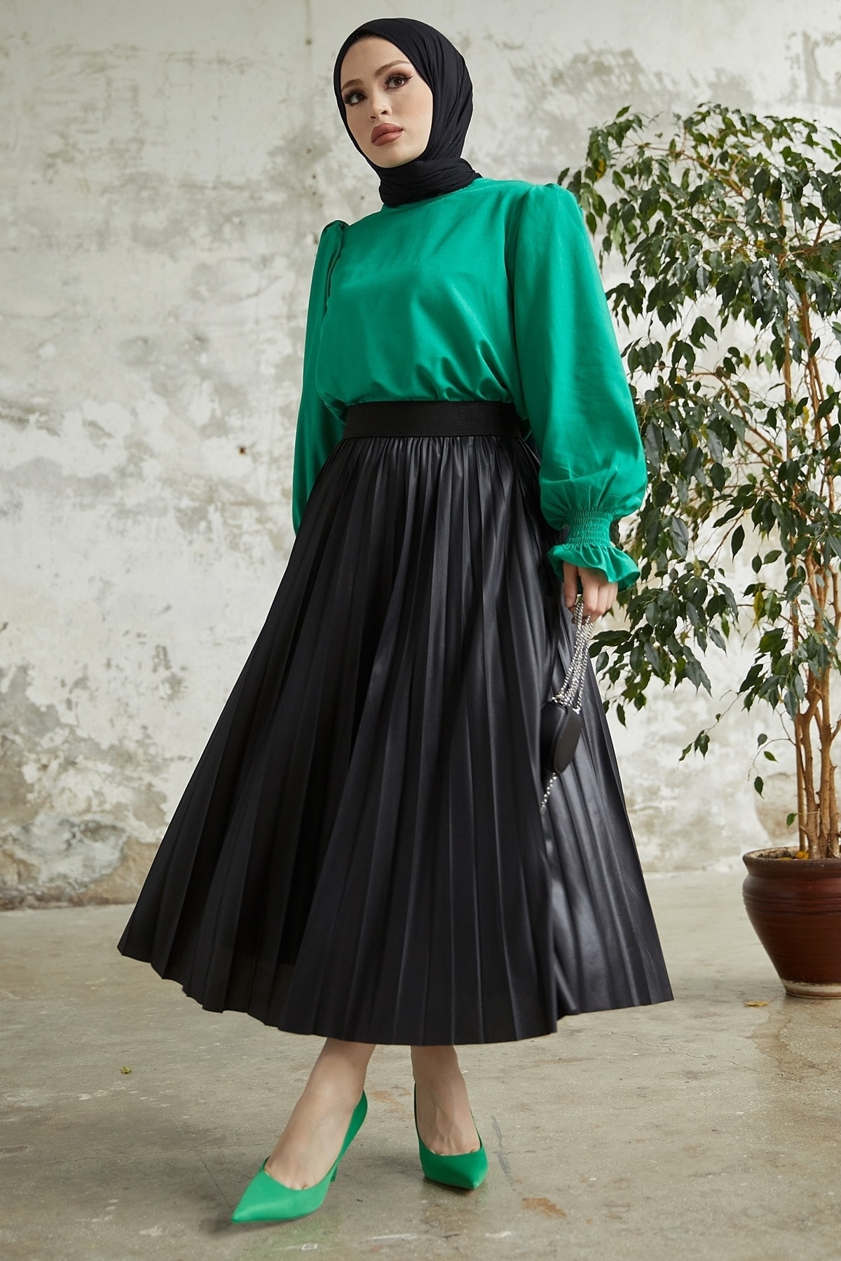 InStyle Alfea Leather Look Skirt - Black
