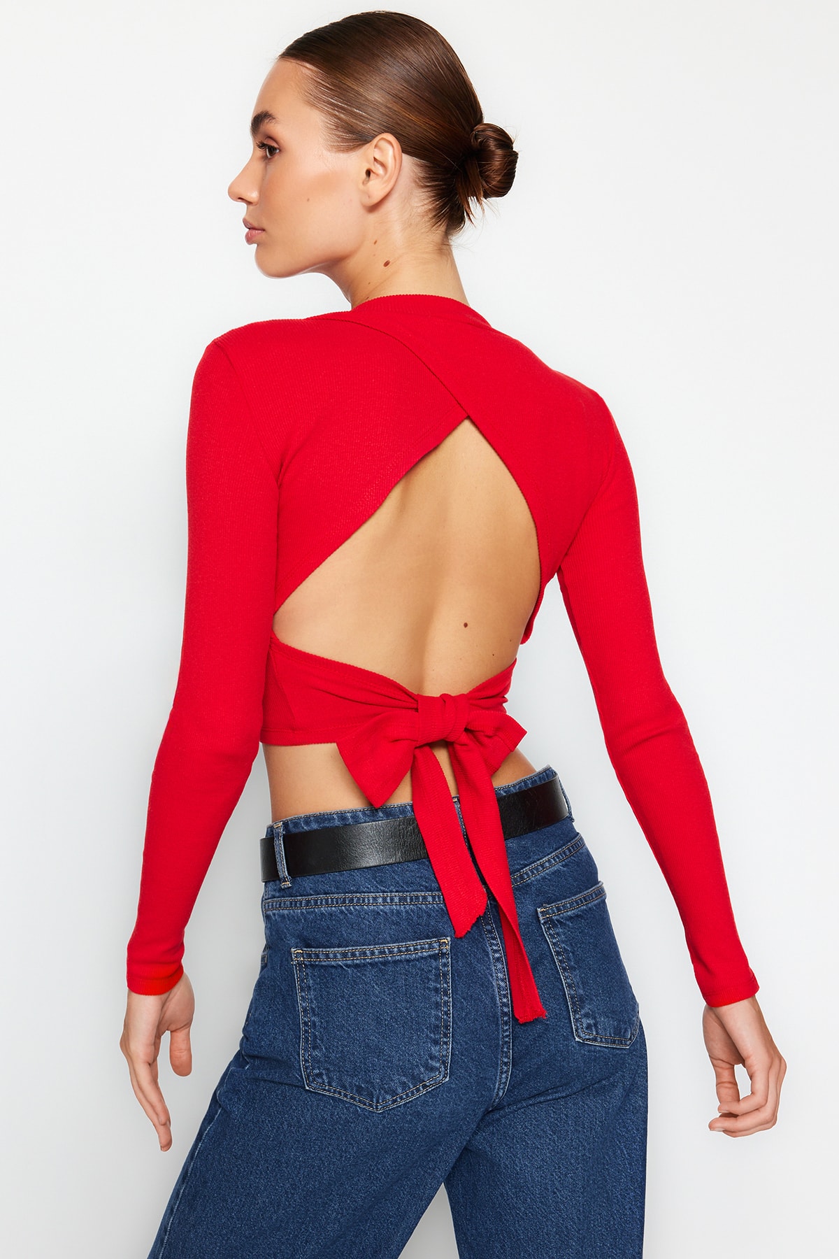 Levně Trendyol Red Decollete Decollete Tie Detailed Fitted Crew Neck Crop Ribbed Knitted Blouse