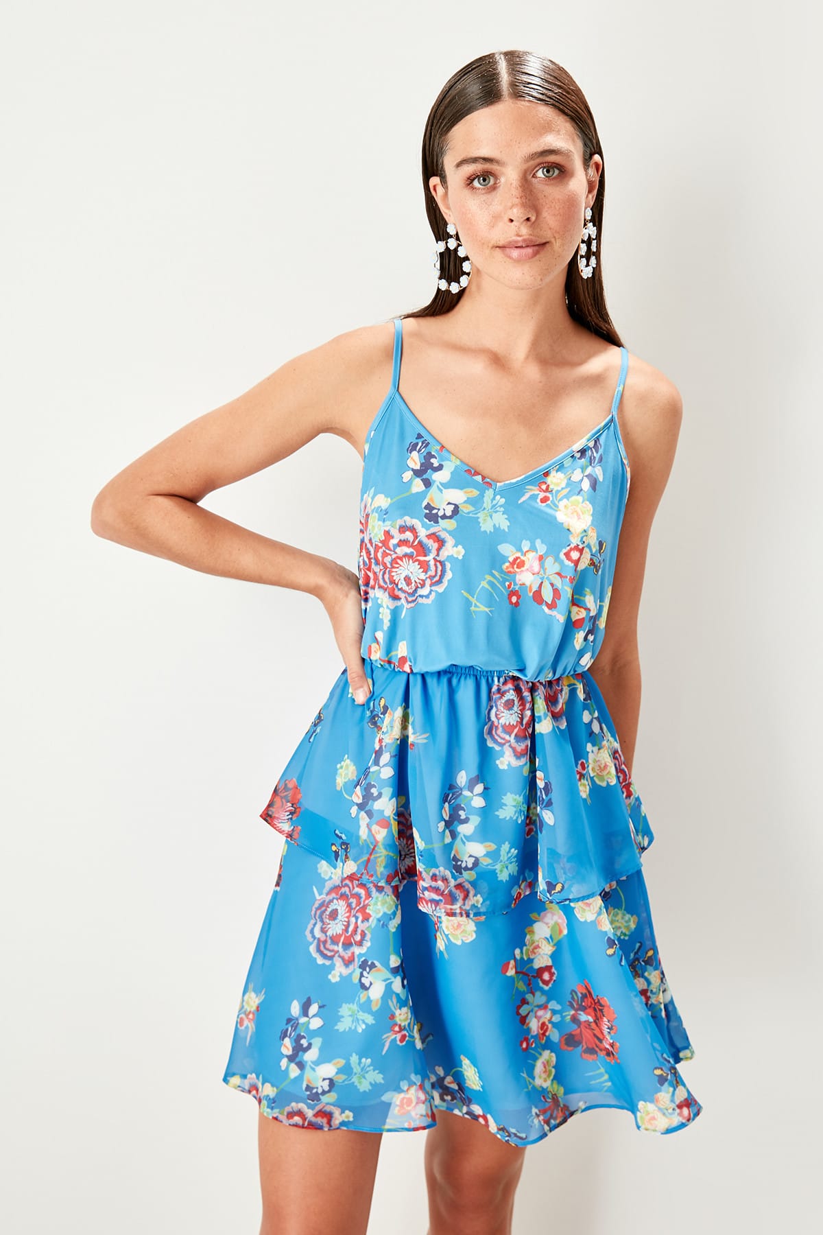 Trendyol dámske šaty s kvetinovou potlačou