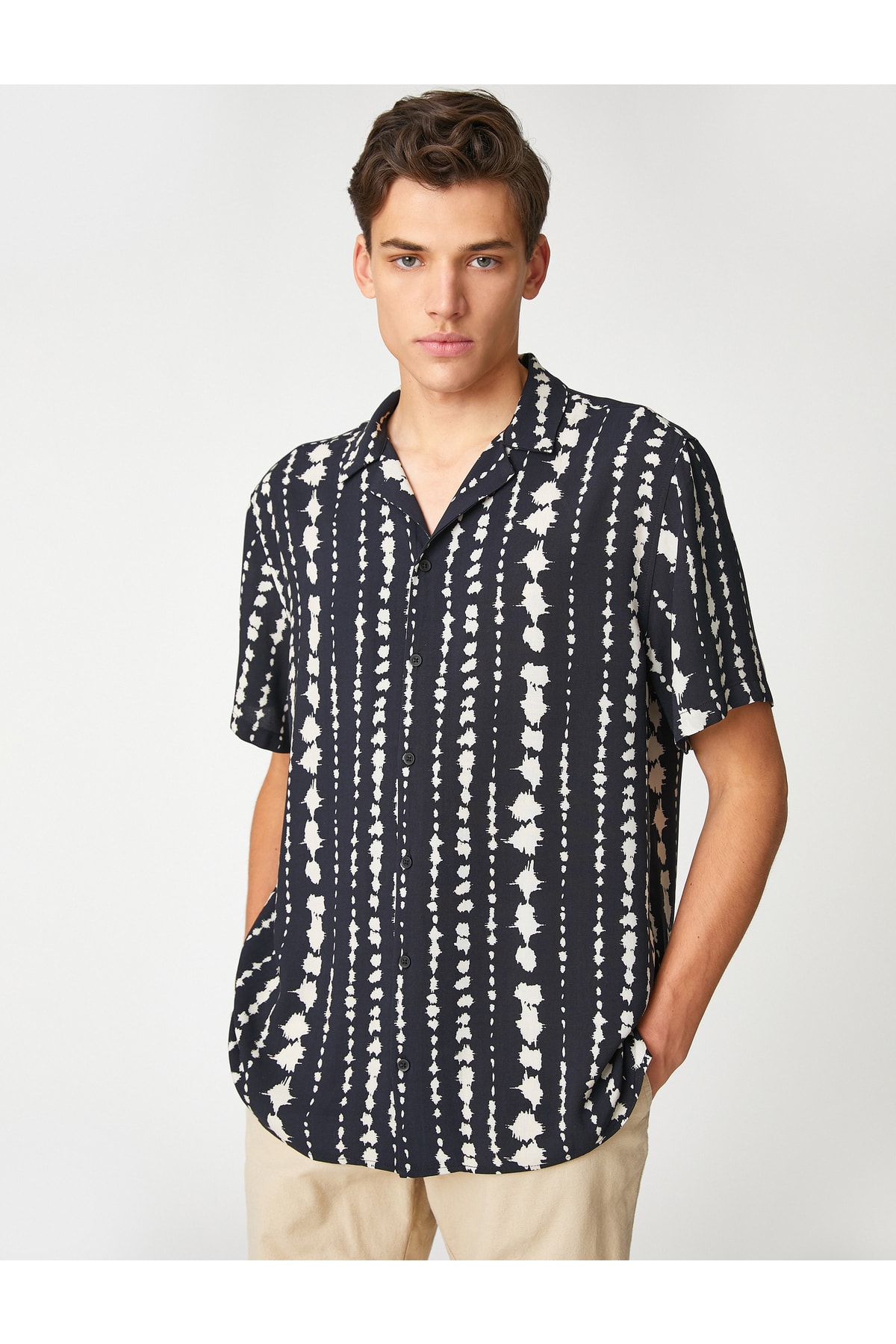 Levně Koton Short Sleeve Shirt Turndown Collar Ethnic Detailed Buttoned