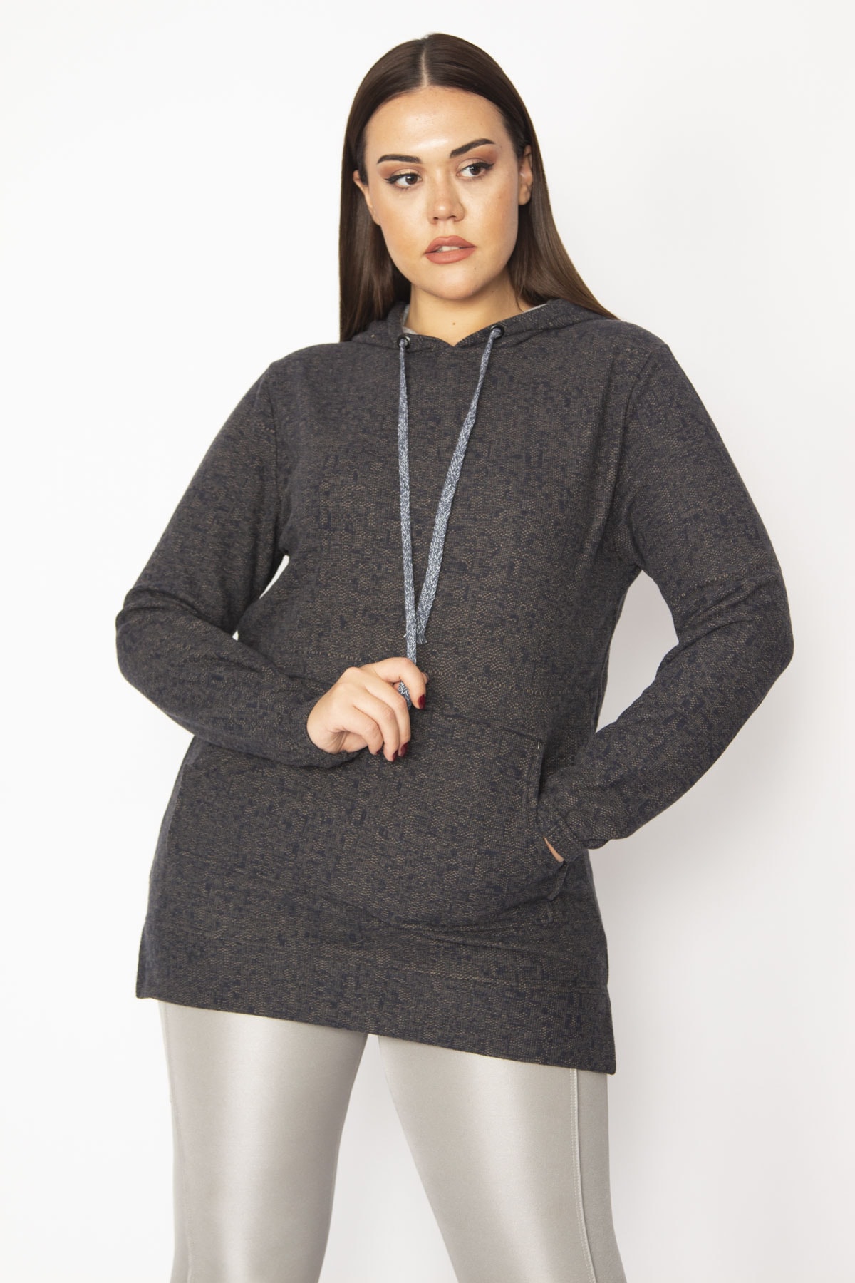 Levně Şans Women's Plus Size Smoked Kangaroo Pocket Hooded Sweatshirt