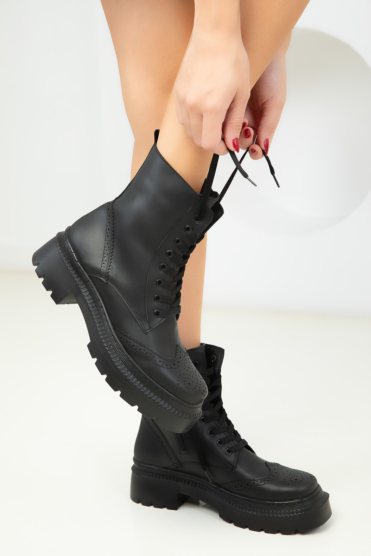 Levně Soho Women's Black Boots & Booties 18530