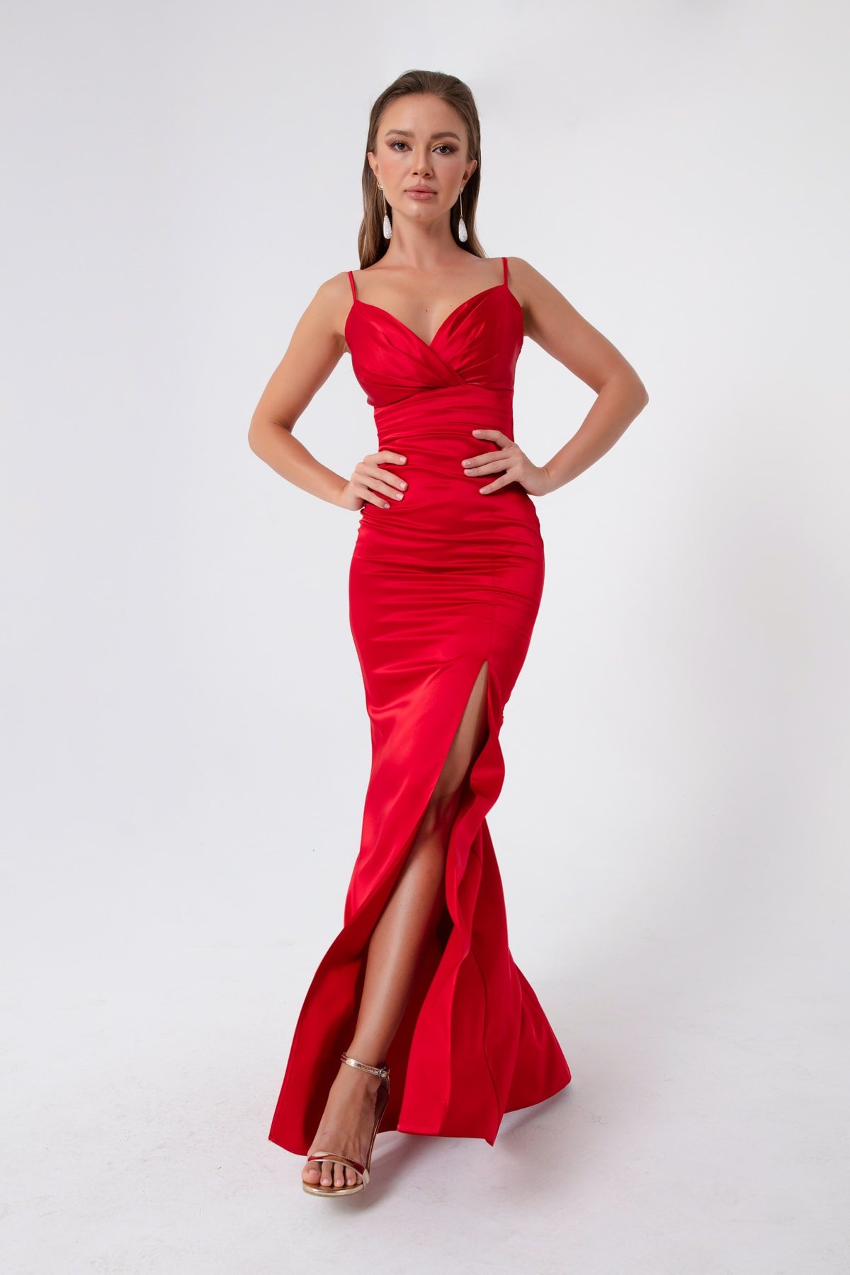 Levně Lafaba Women's Red Satin Evening Dress &; Prom Dress with Straps and a Slit