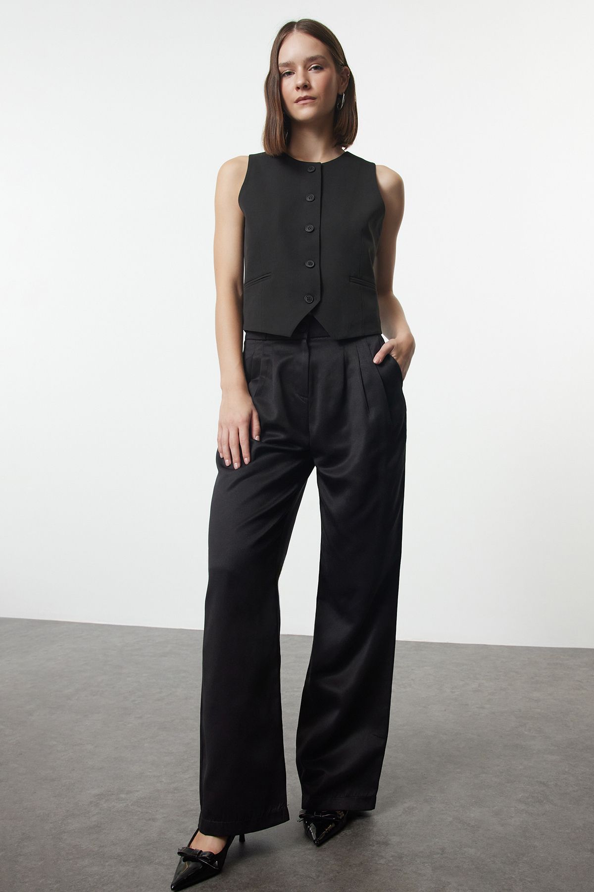 Trendyol Black Balloon Pattern Woven Trousers