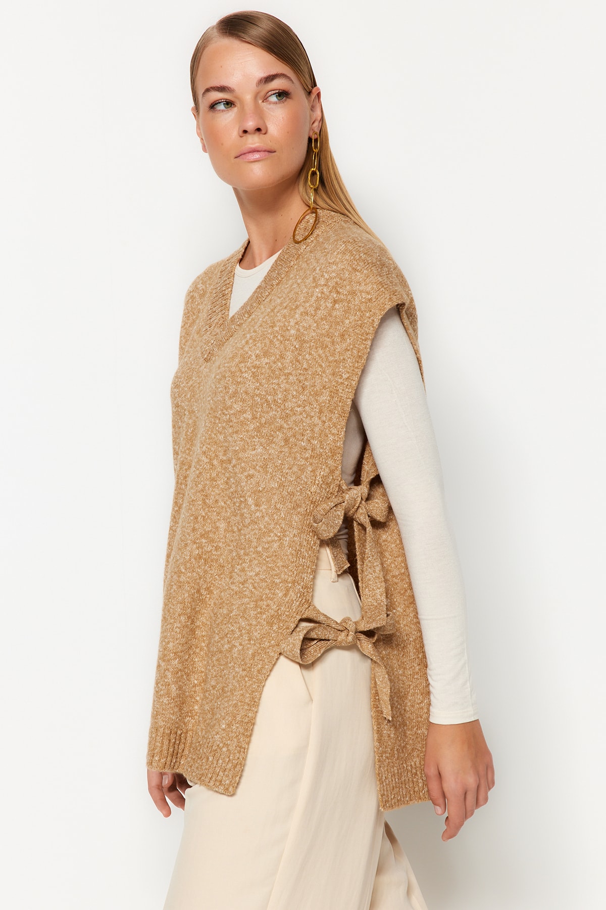 Trendyol Sweater - Beige - Relaxed fit