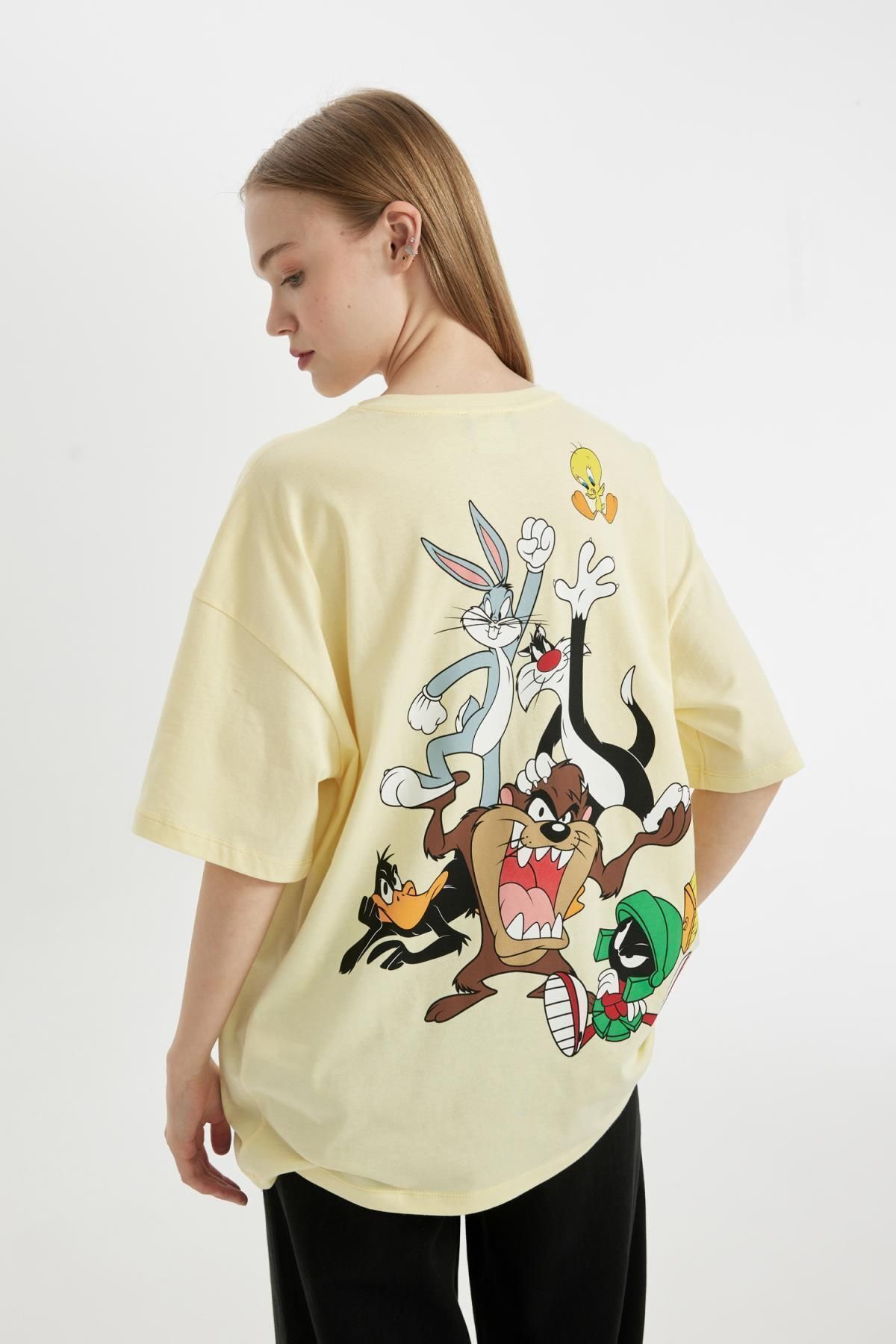 DEFACTO Cool Looney Tunes Oversize Fit Crew Neck Short Sleeve T-Shirt