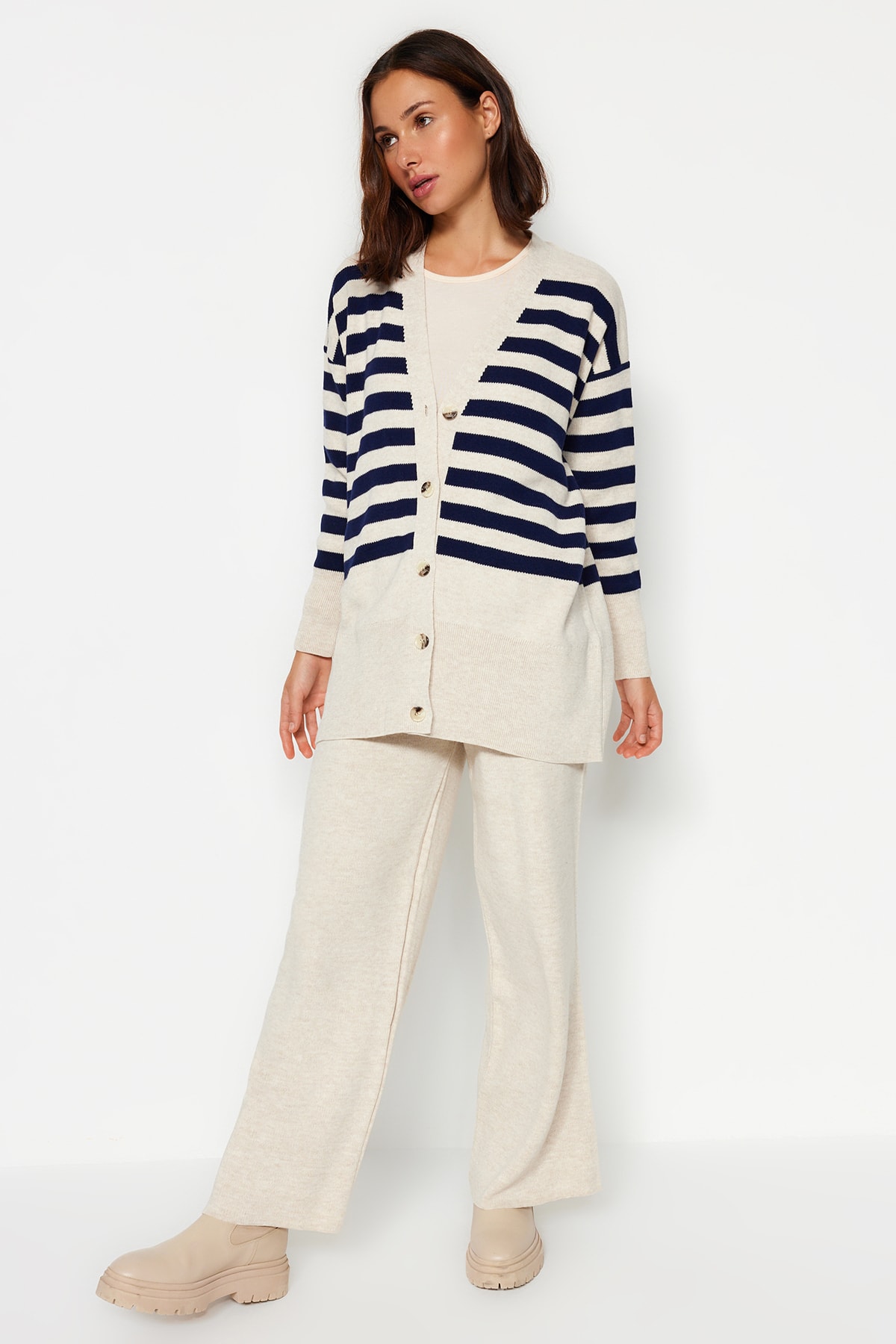 Levně Trendyol Beige Button Detailed Jacquard Striped Cardigan Trousers Knitwear Two Piece Set